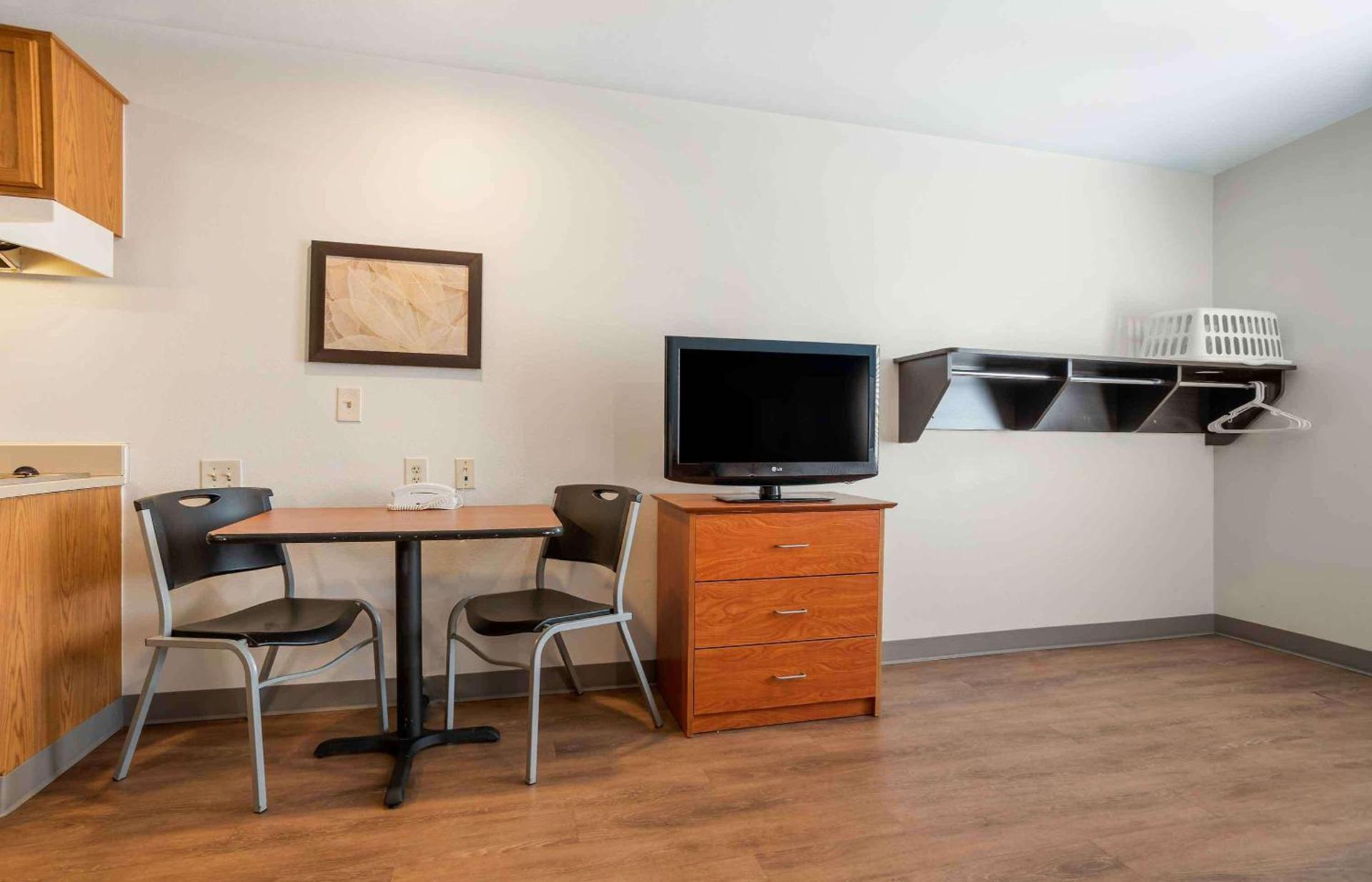 Extended Stay America Select Suites - Kansas City - Stadium photo 15