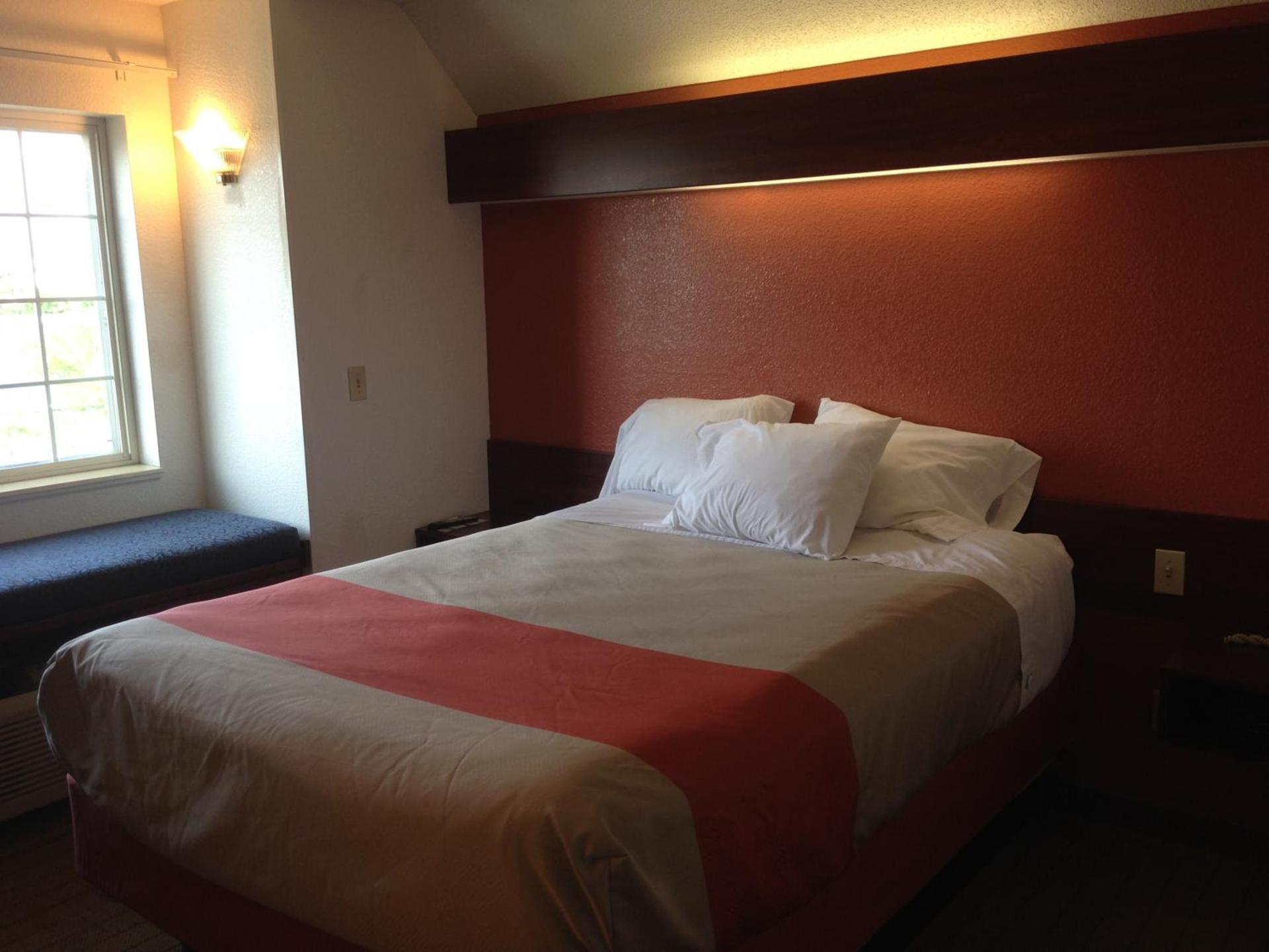 Motel 6-Olathe, KS photo 33