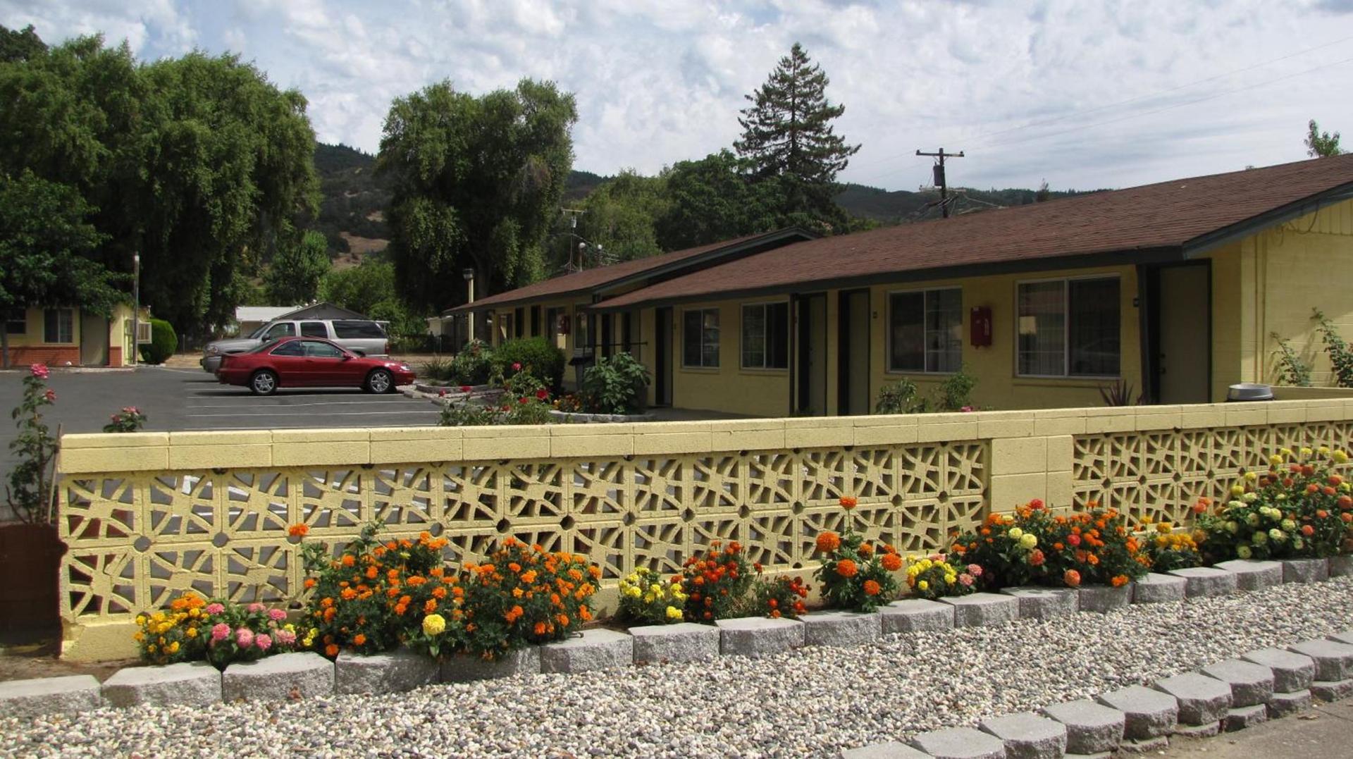 Lakeview Inn photo 2