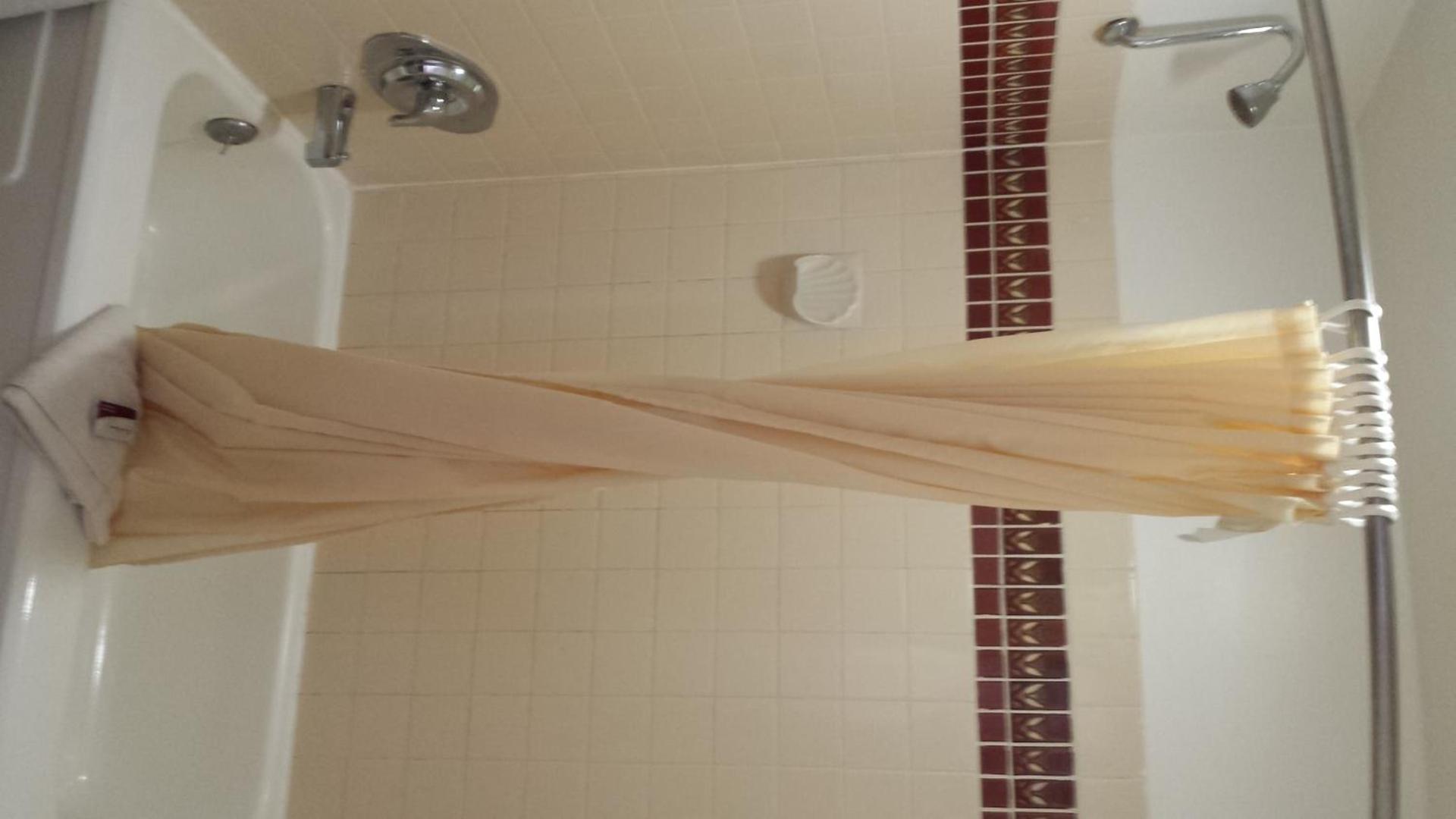 Executive Inn & Suites photo 10