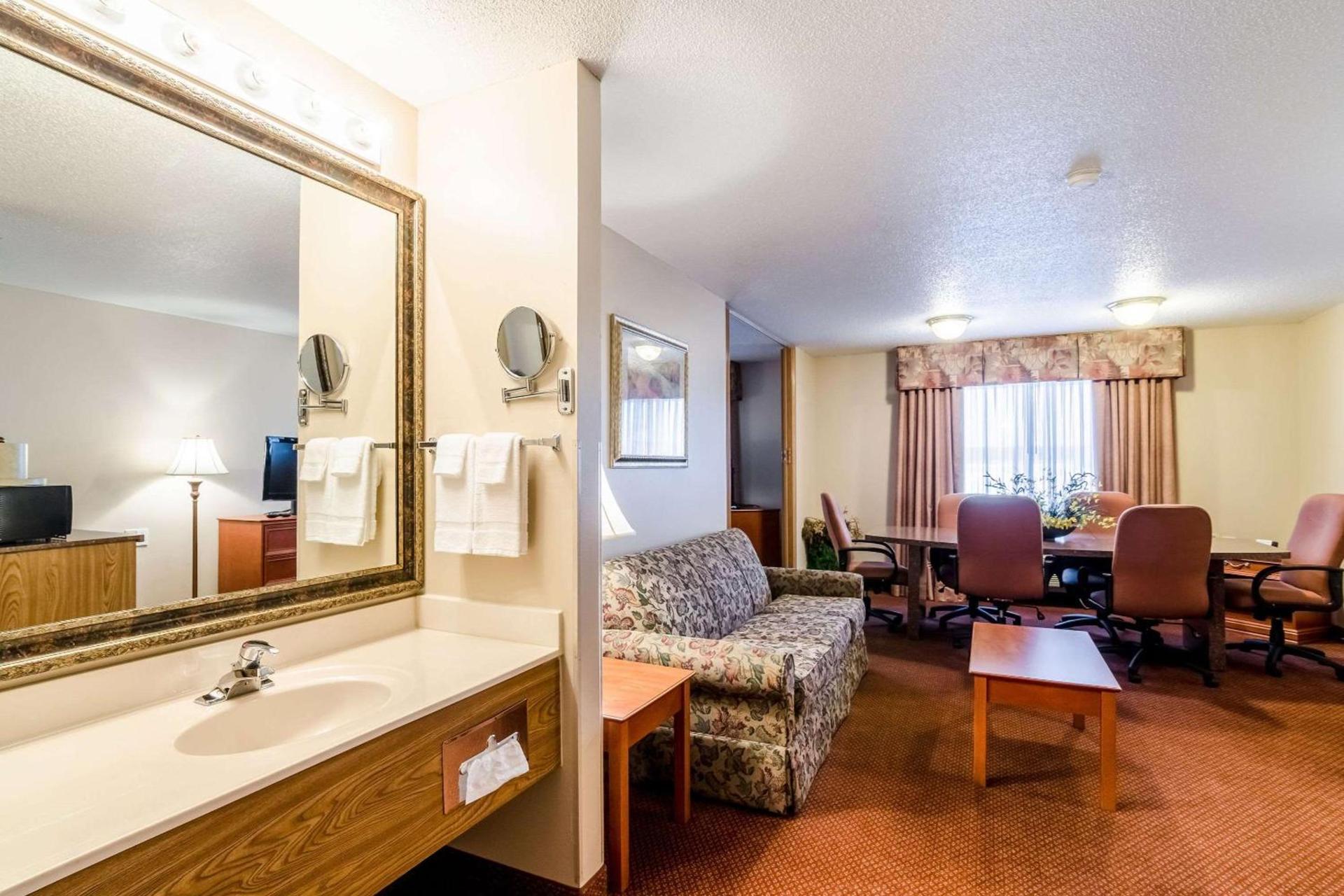Quality Inn Alliance photo 8