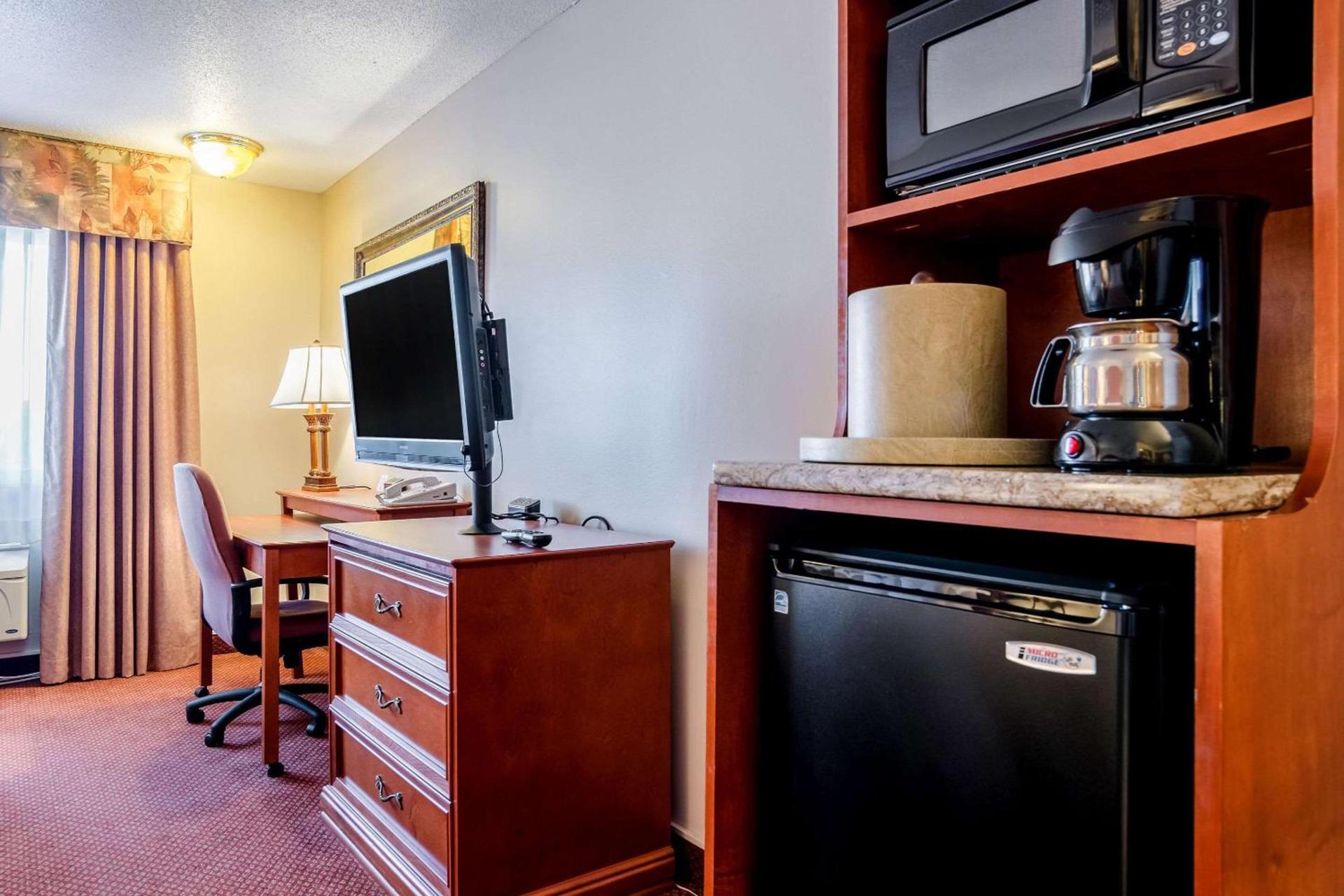 Quality Inn Alliance photo 14
