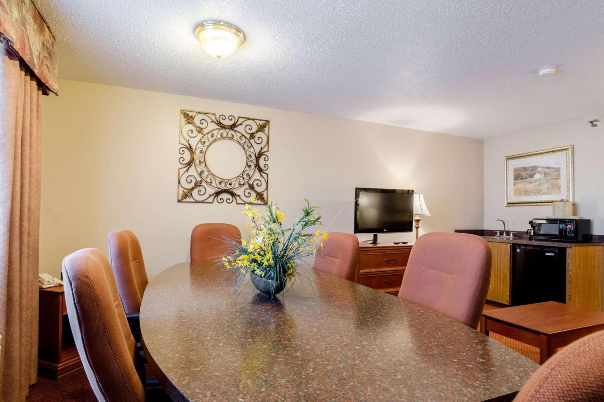 Quality Inn Alliance photo 24