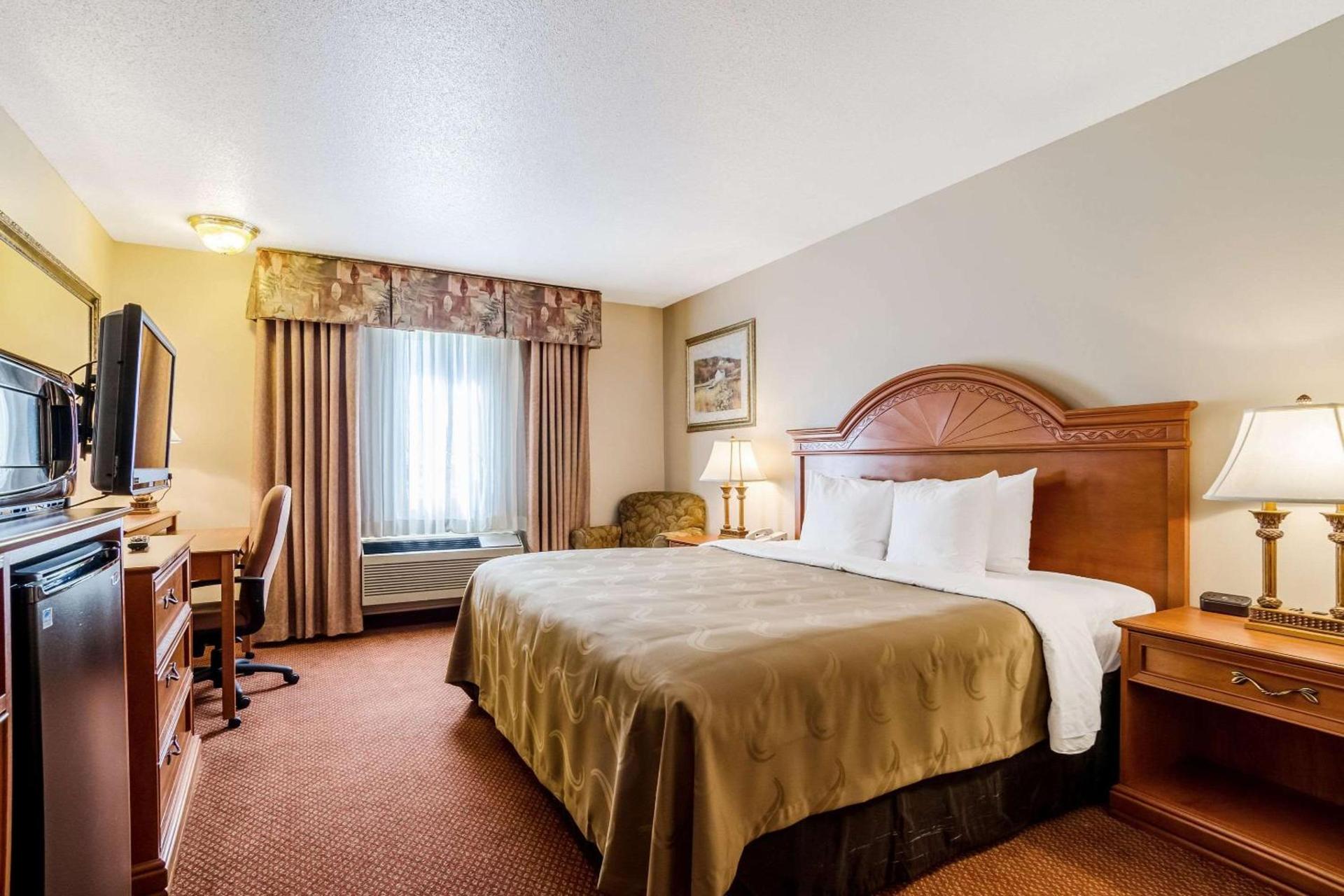 Quality Inn Alliance photo 32
