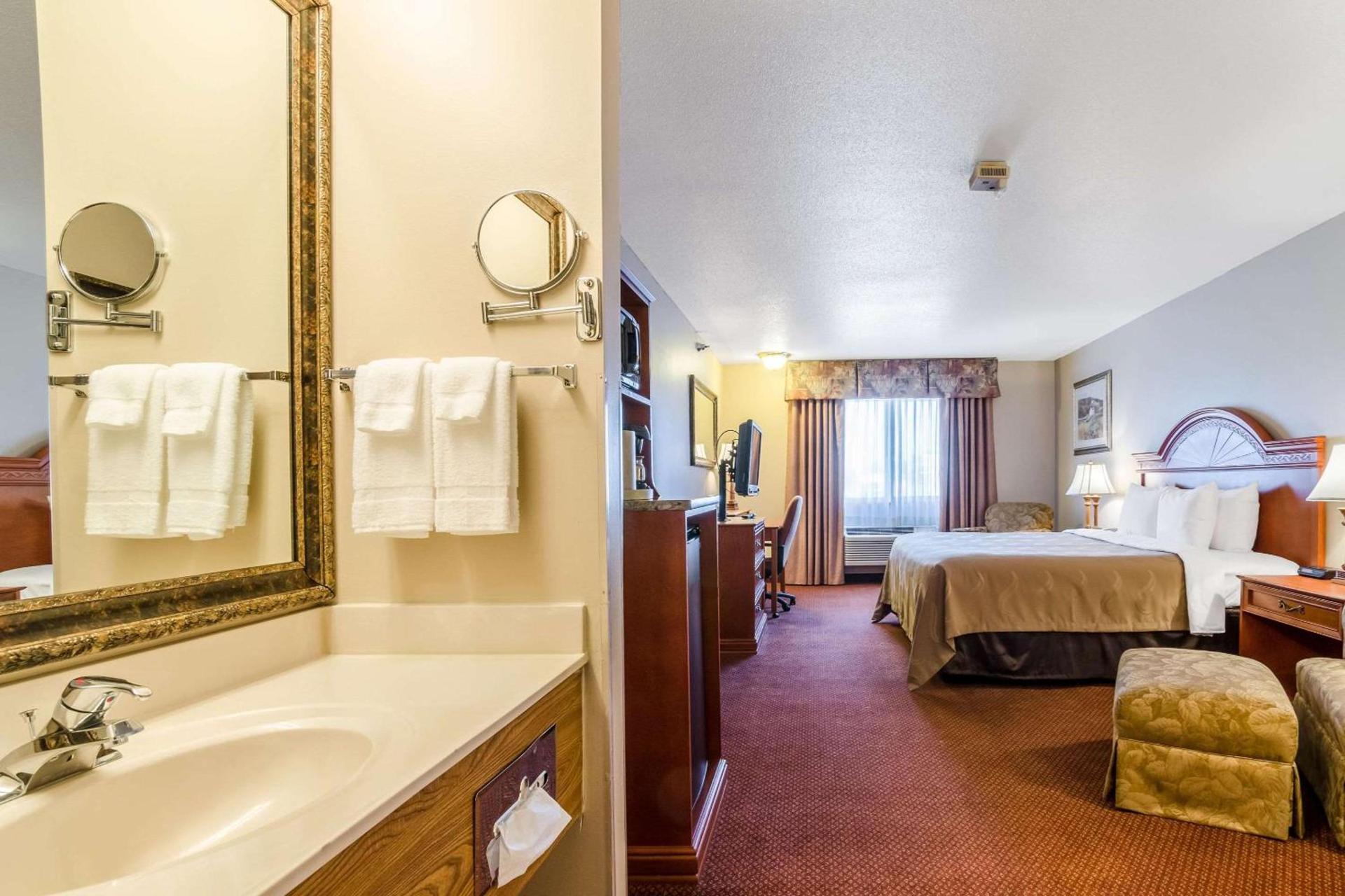 Quality Inn Alliance photo 34