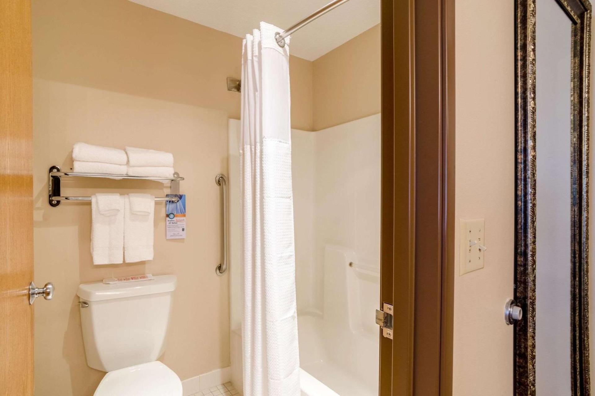 Quality Inn Alliance photo 40