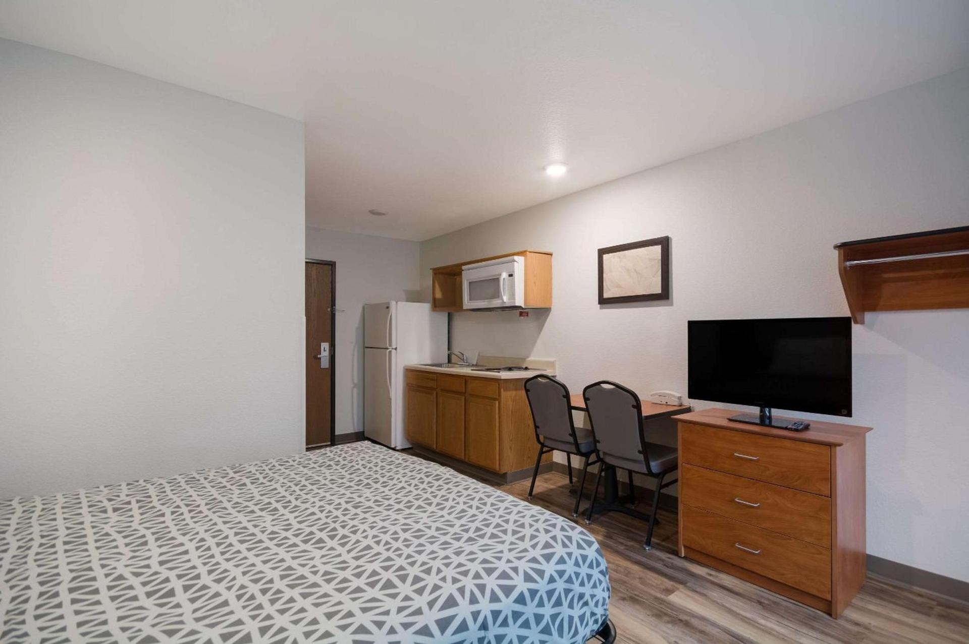 WoodSpring Suites Augusta Fort Eisenhower photo 14