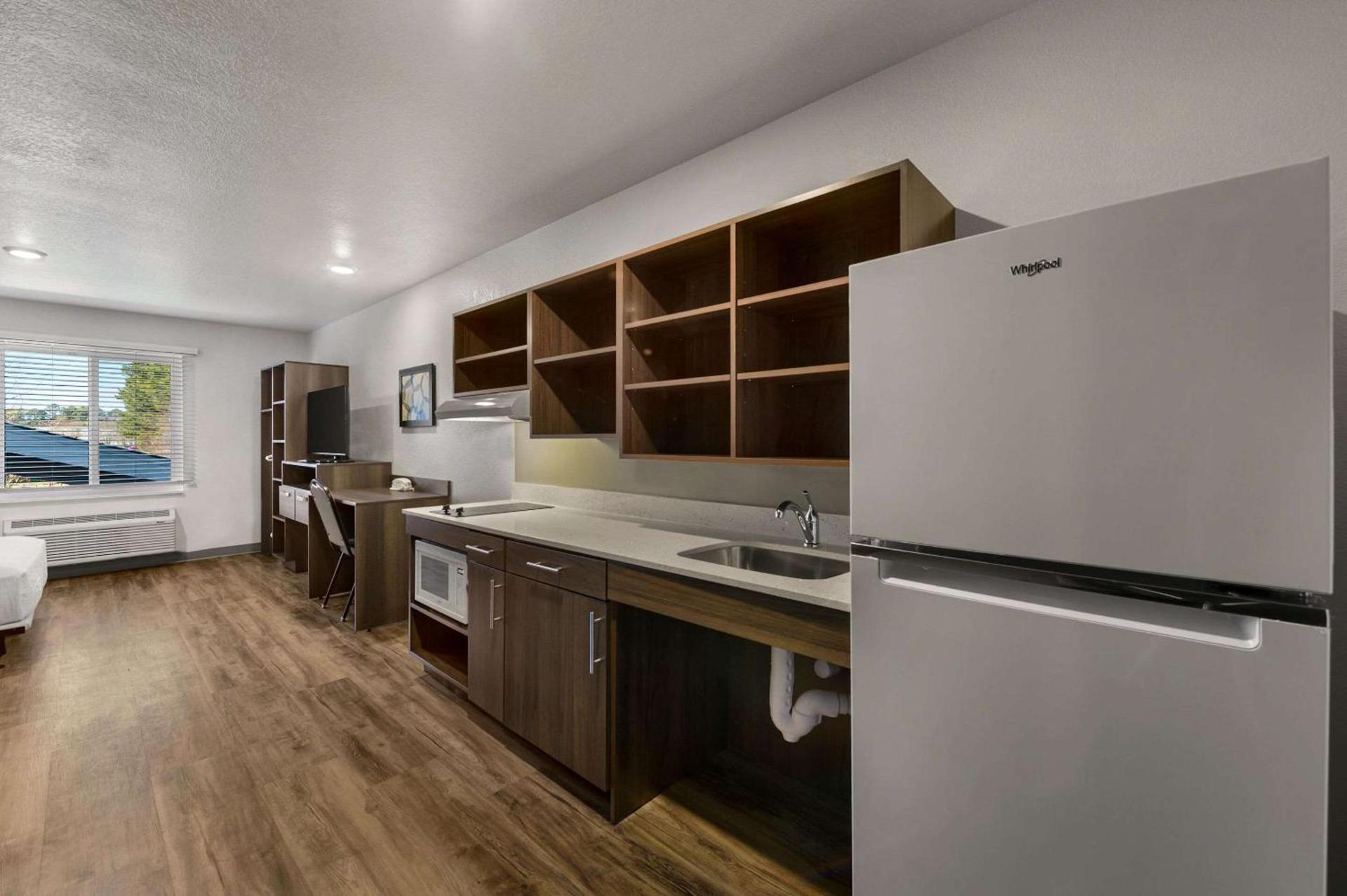 WoodSpring Suites Yorktown Newport News photo 8