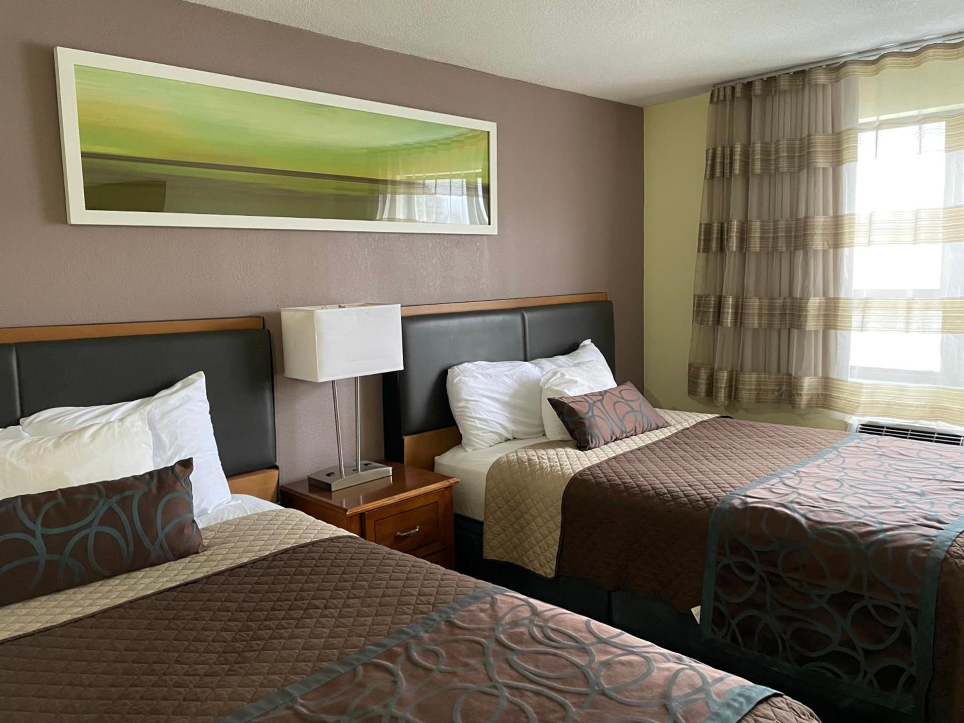 Lakeside Inn photo 19
