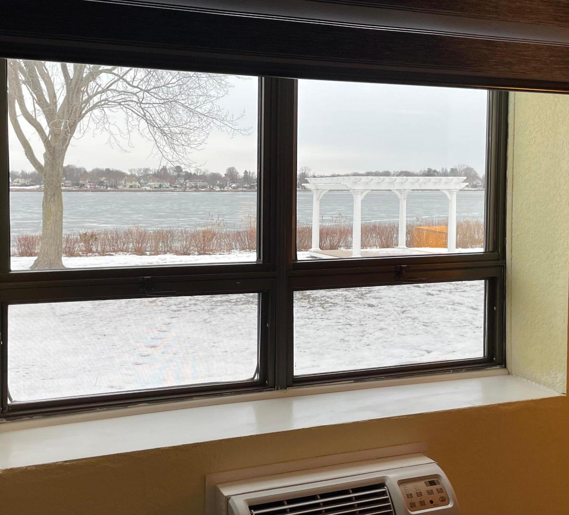 Lakeside Inn photo 5