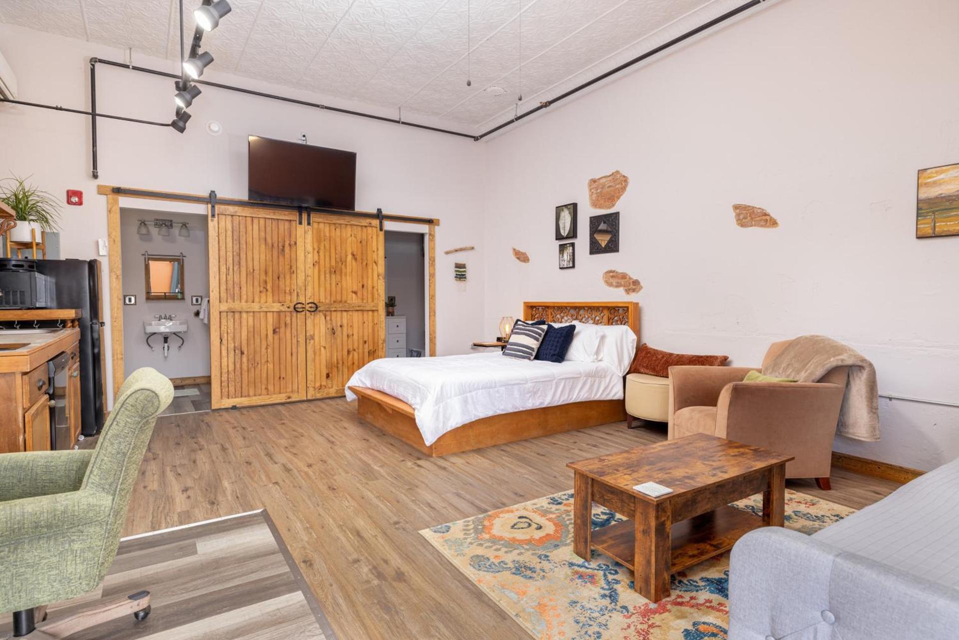 Hartwell Suites photo 20