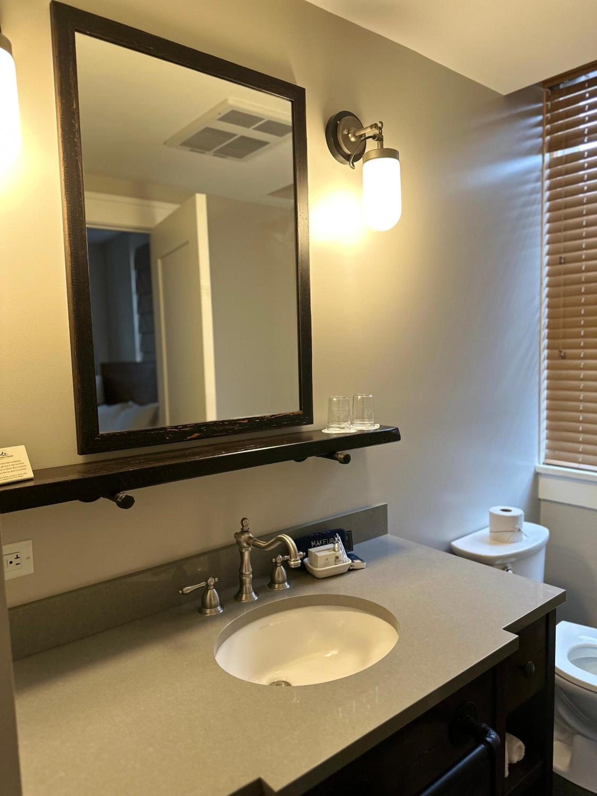 Western Front Hotel photo 26