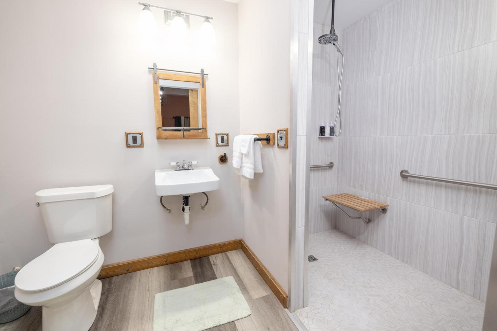Hartwell Suites photo 49