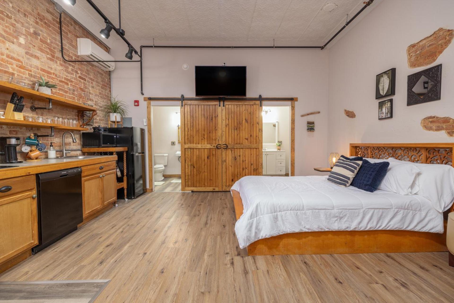 Hartwell Suites photo 41