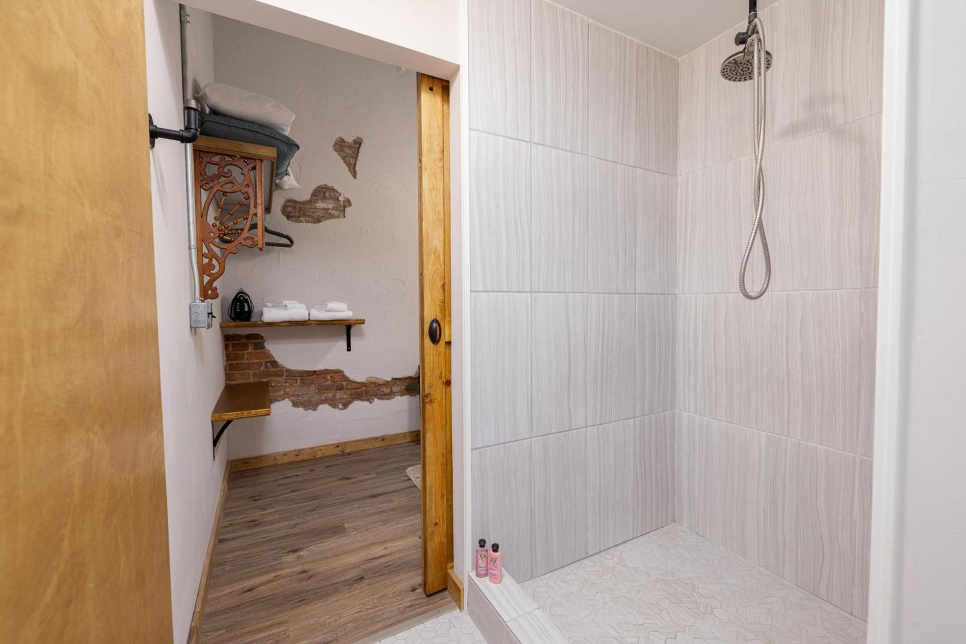Hartwell Suites photo 45