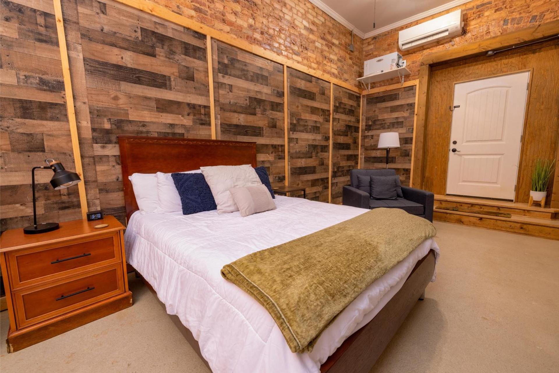 Hartwell Suites photo 73