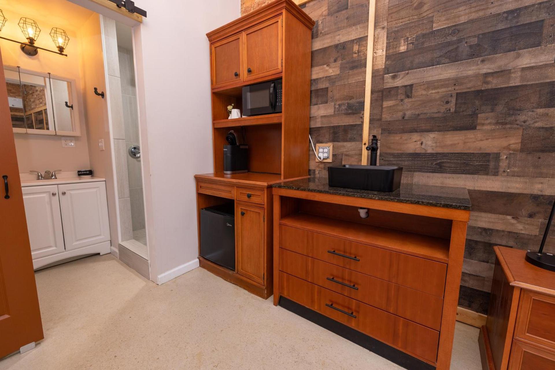 Hartwell Suites photo 58