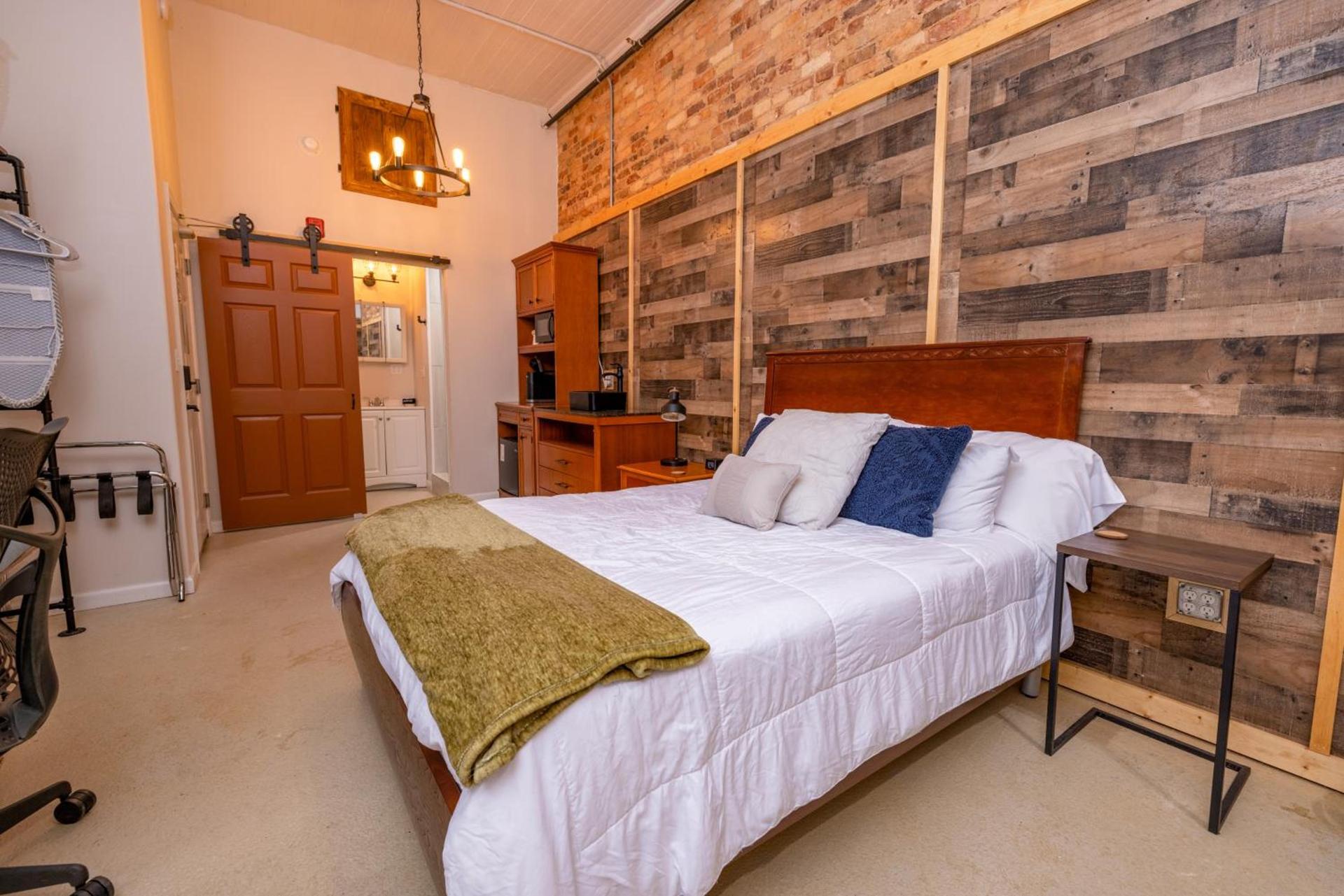Hartwell Suites photo 57