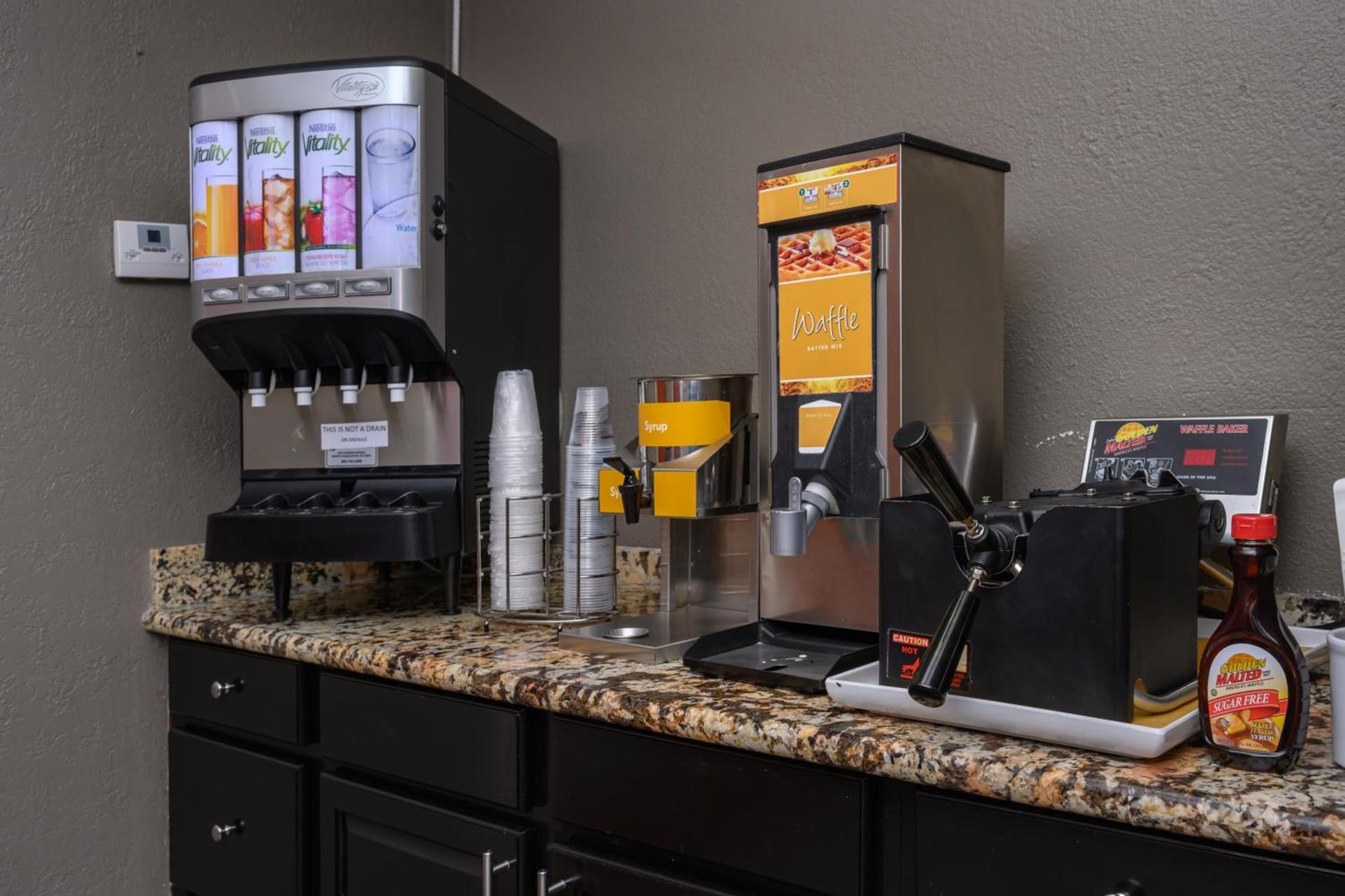 Quality Inn & Suites Lexington South photo 80