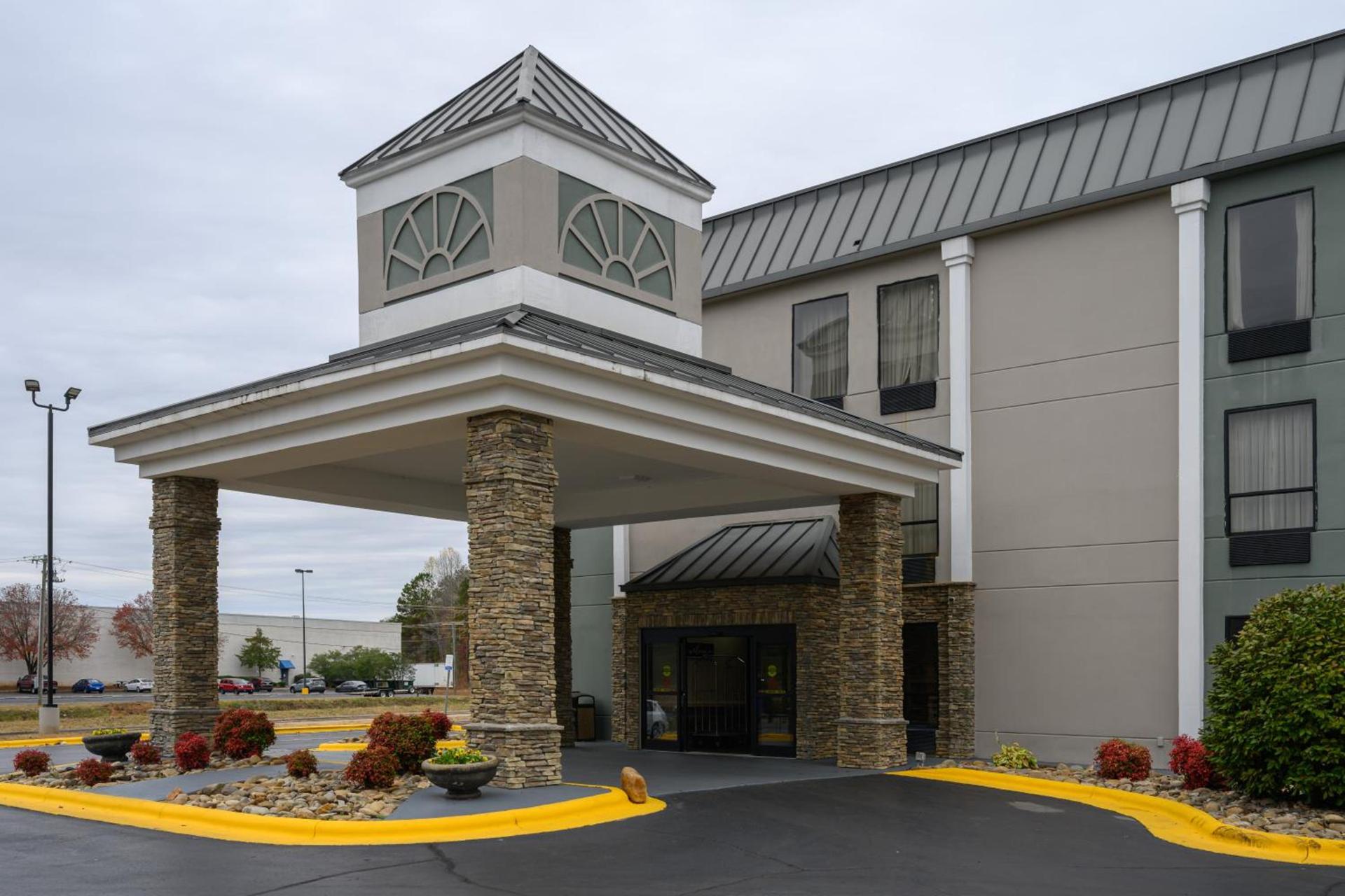 Quality Inn & Suites Lexington South photo 81