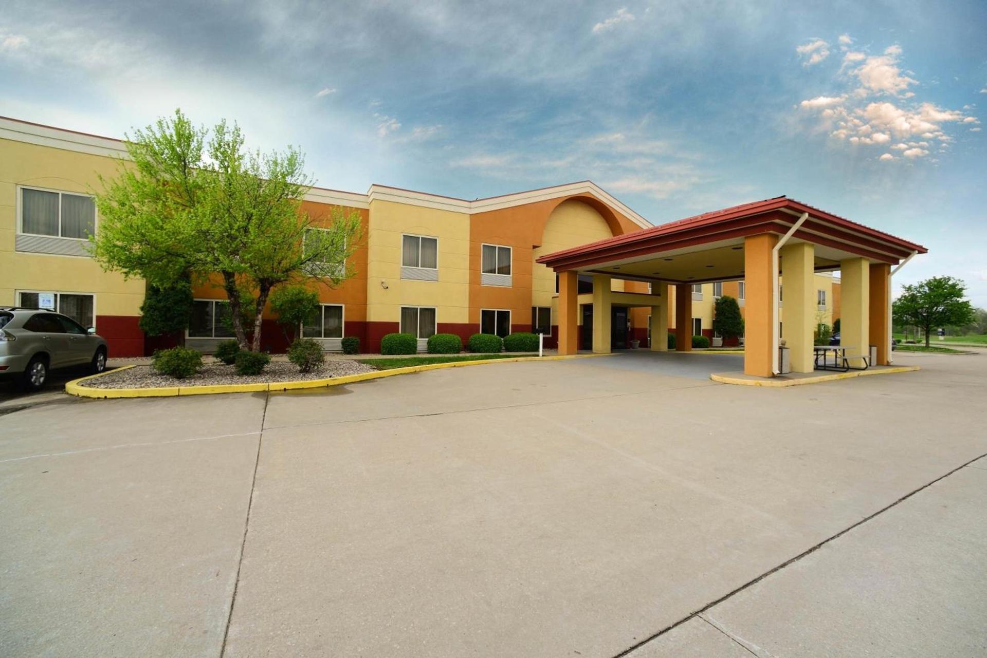 Baymont by Wyndham Marion — hotel in Marion