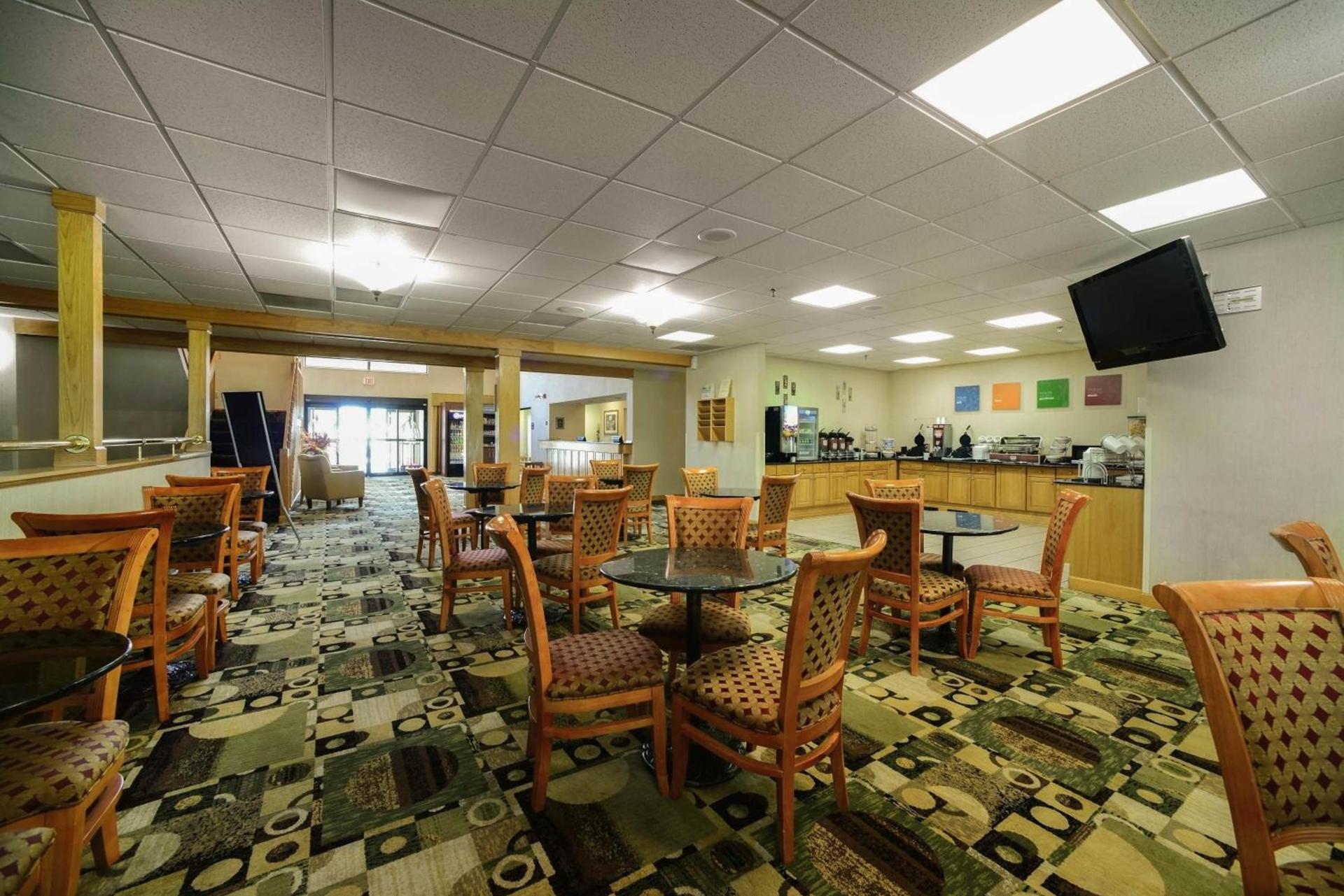 Baymont by Wyndham Marion photo 11