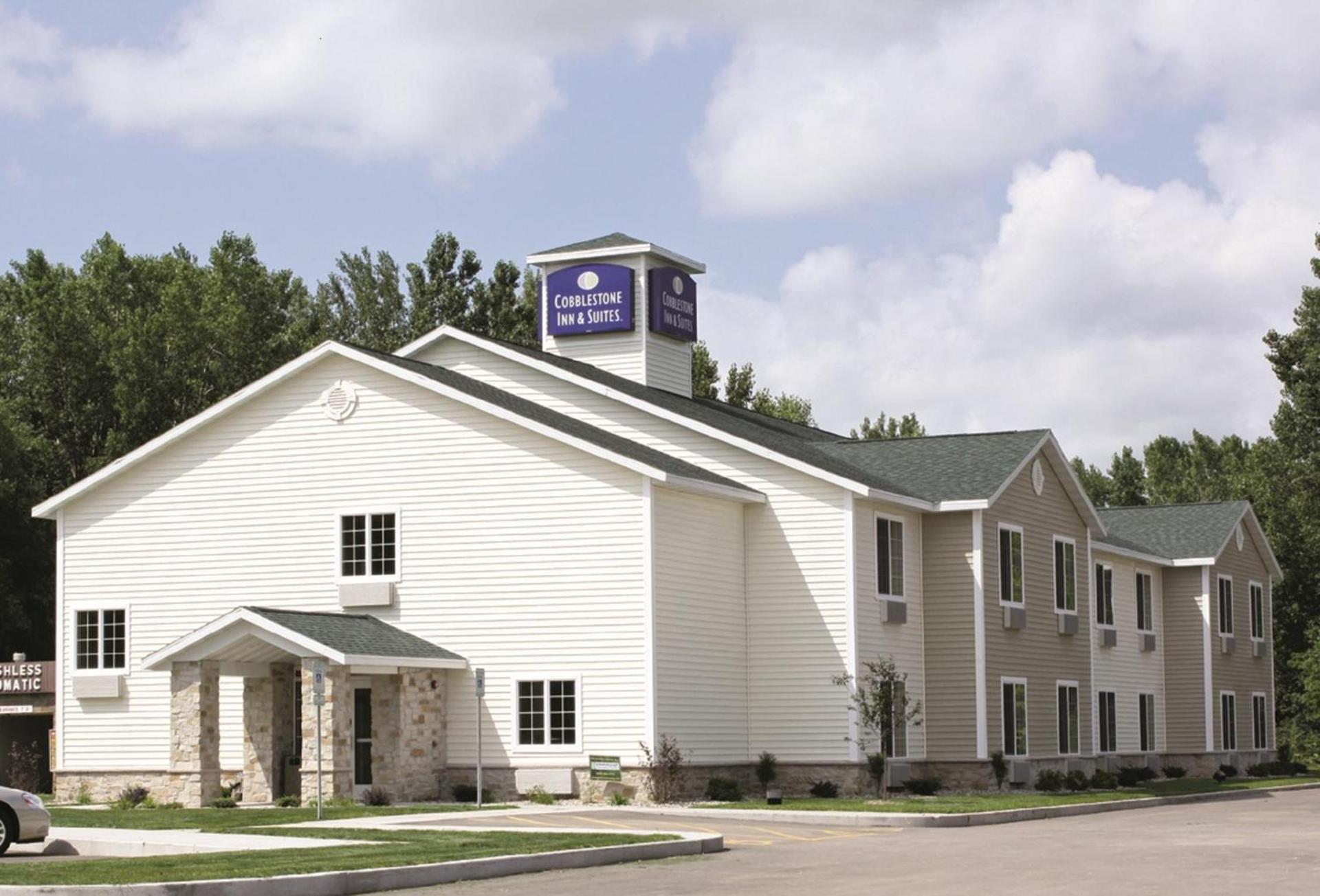 Cobblestone Inn & Suites - Brillion photo 1