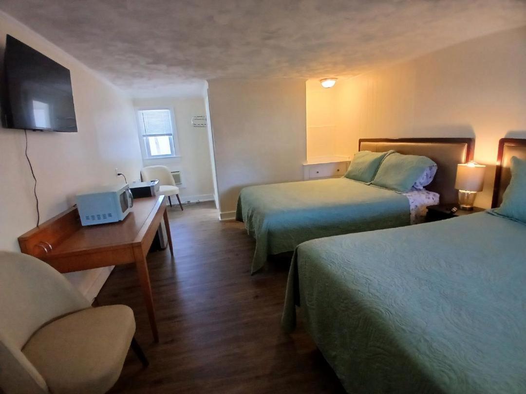 Jonathan Edwards Motel photo 40
