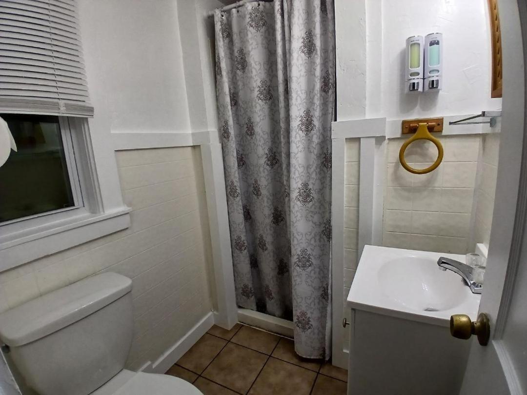 Jonathan Edwards Motel photo 31