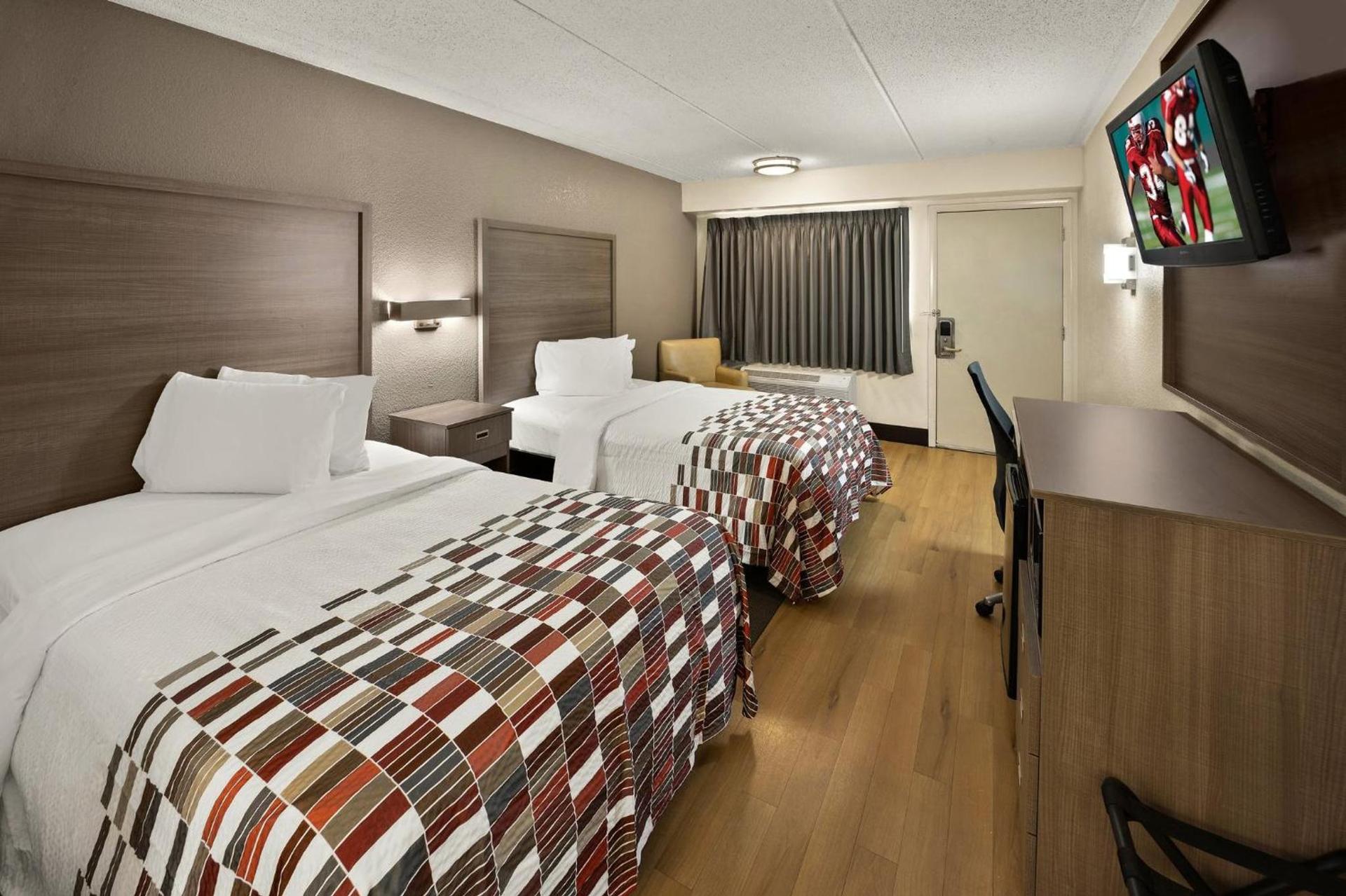 Red Roof Inn Chapel Hill - UNC photo 12
