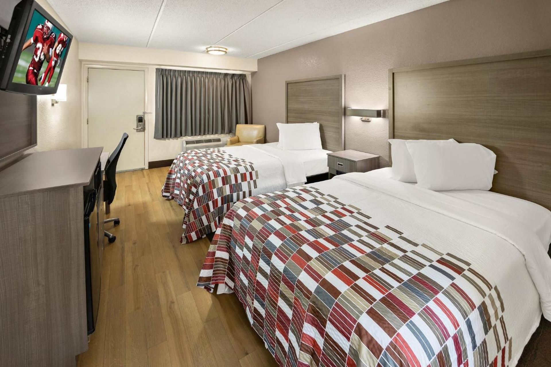 Red Roof Inn Chapel Hill - UNC photo 15