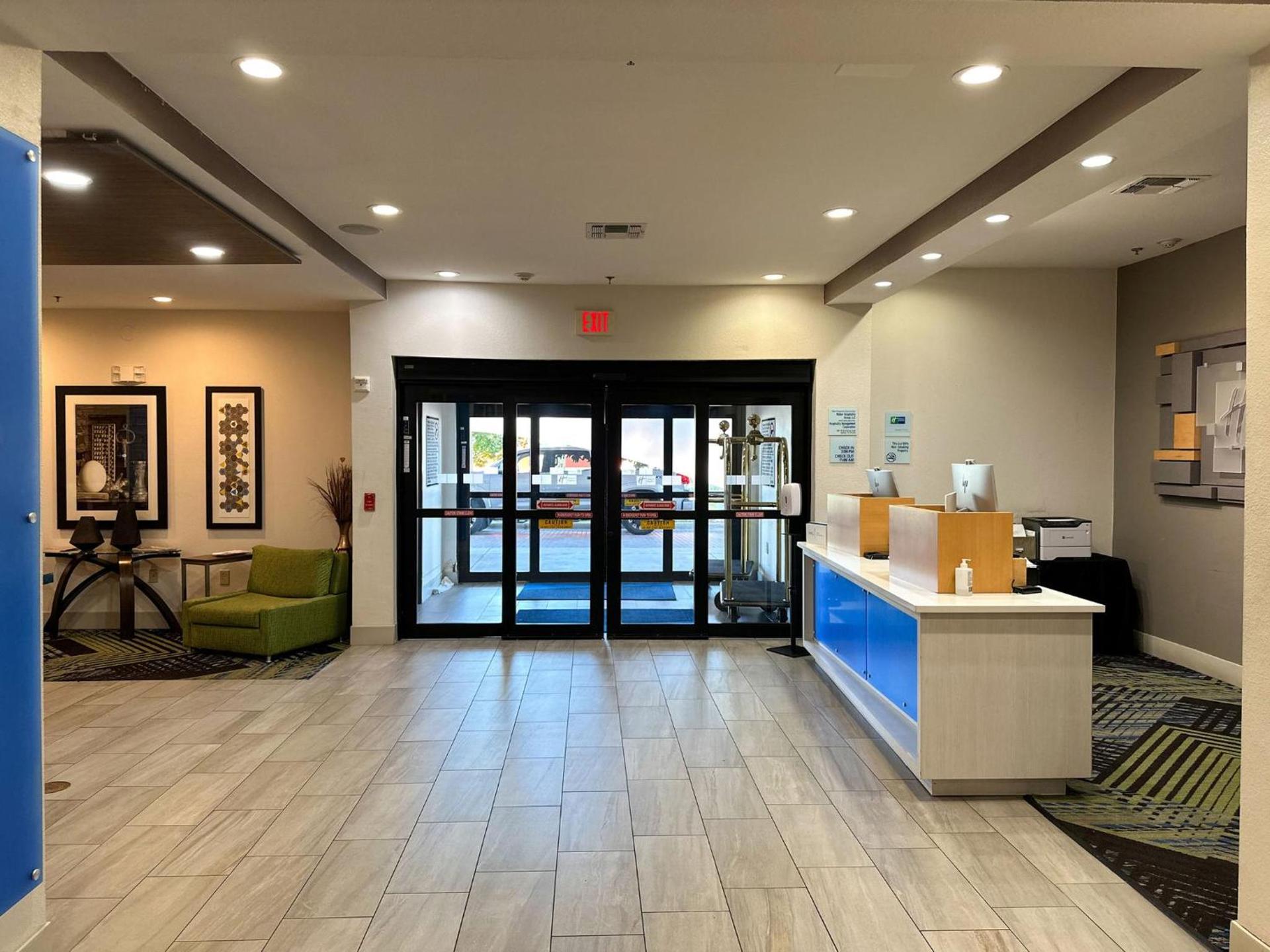 Holiday Inn Express Hotel & Suites Ennis by IHG photo 53