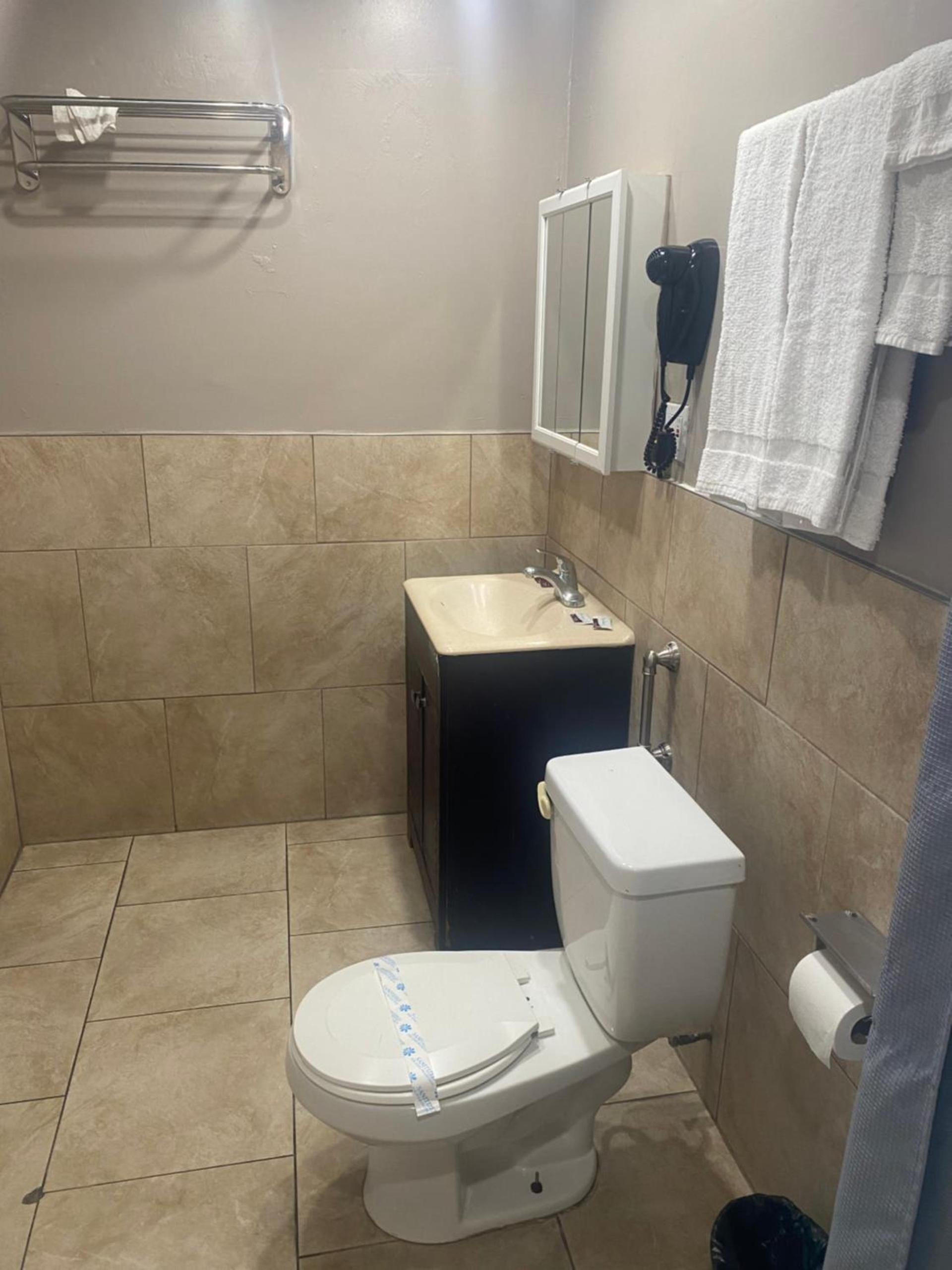 Apple Valley Motel photo 11
