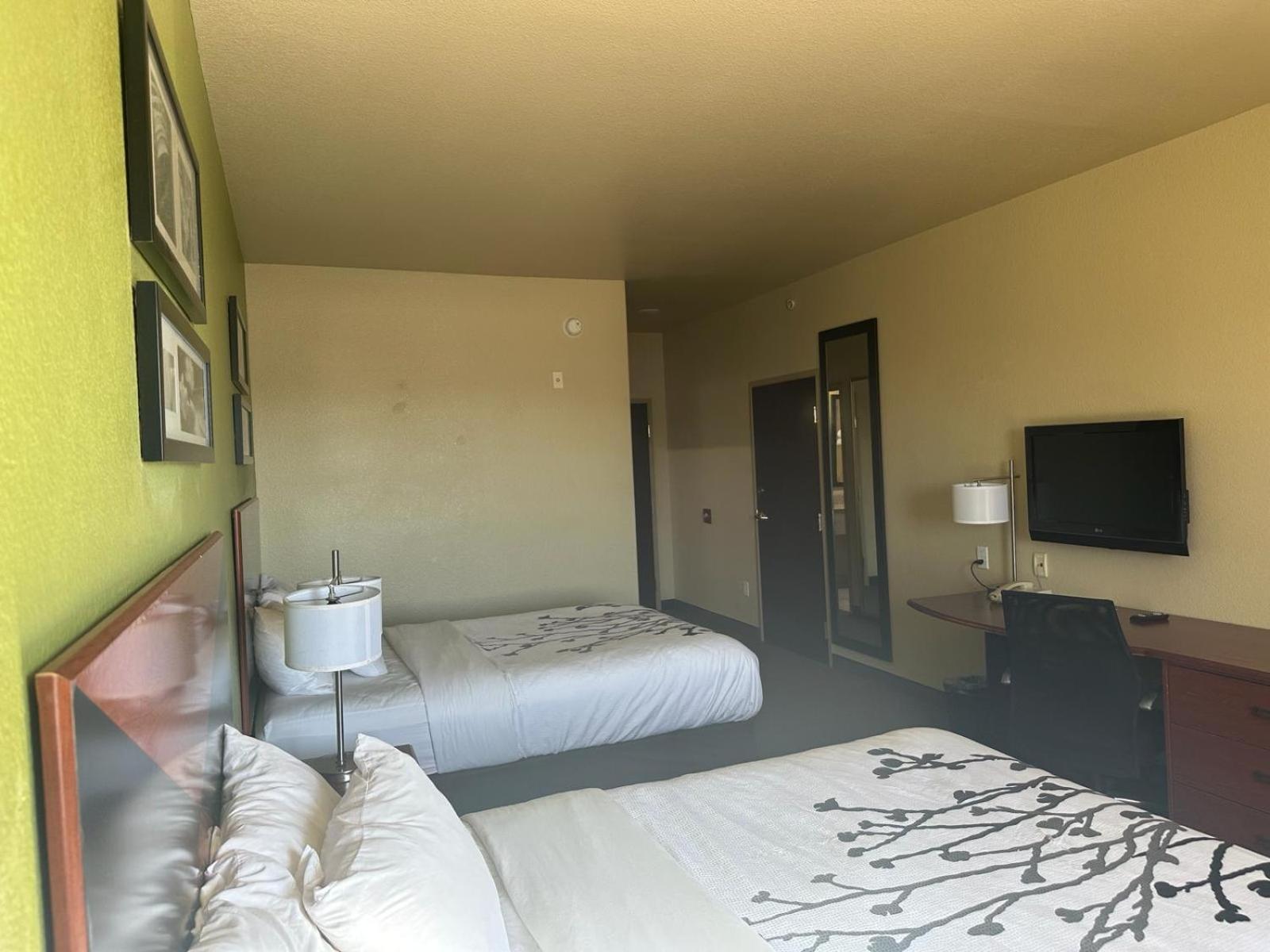 Sleep Inn & Suites at Six Flags photo 56