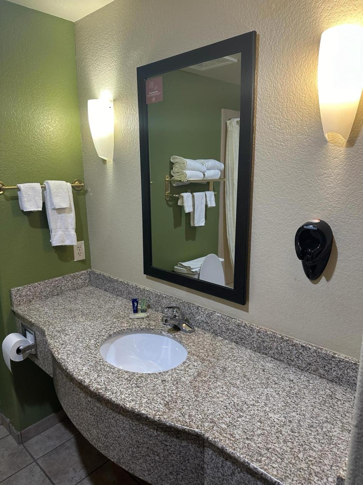 Sleep Inn & Suites at Six Flags photo 58