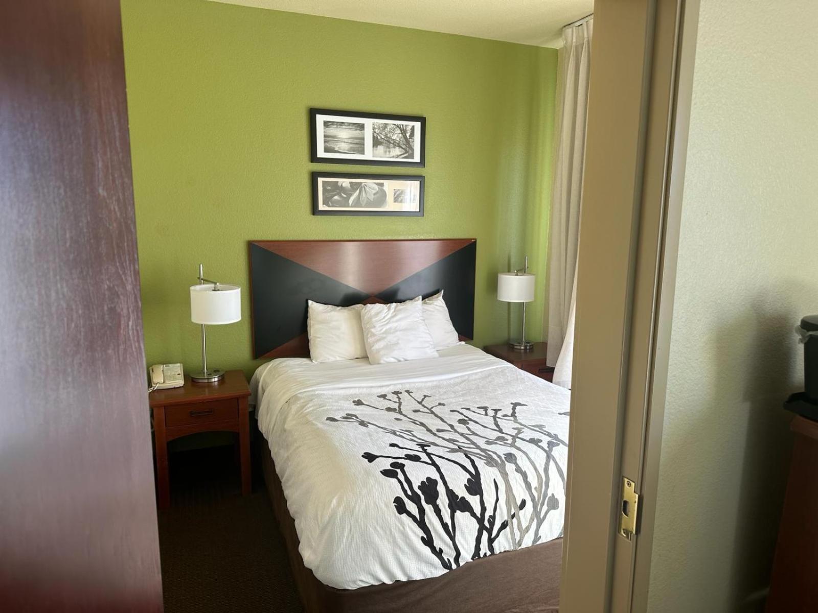 Sleep Inn & Suites at Six Flags photo 59