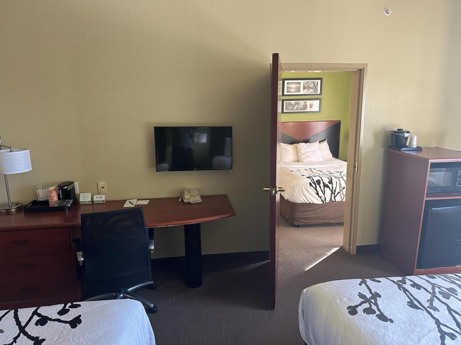 Sleep Inn & Suites at Six Flags photo 60