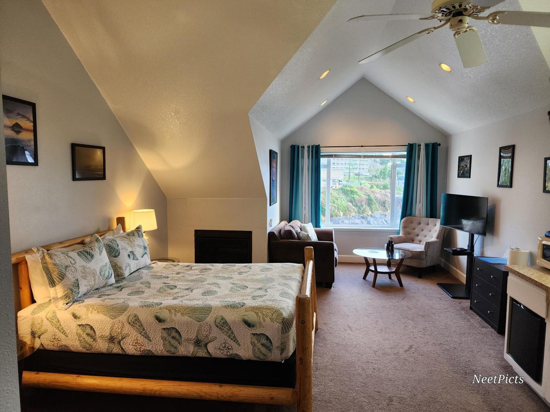Inn at Arch Rock photo 28