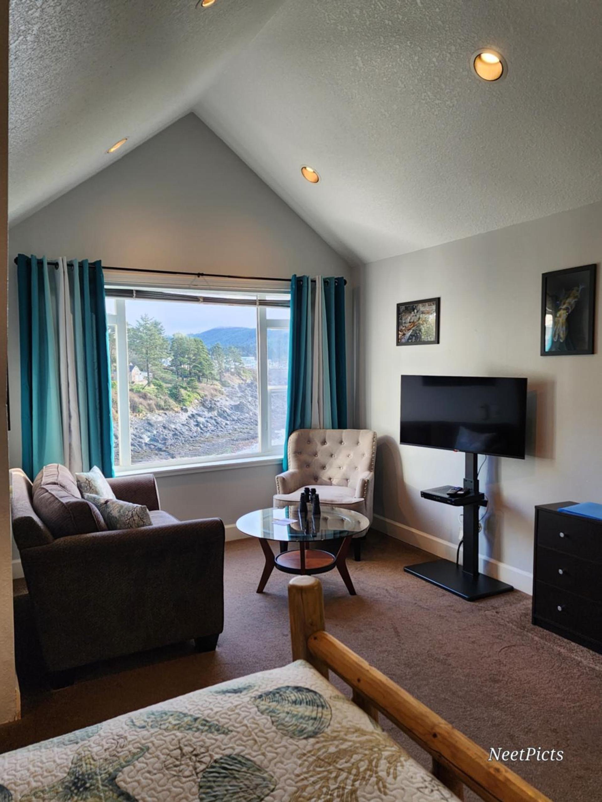 Inn at Arch Rock photo 30