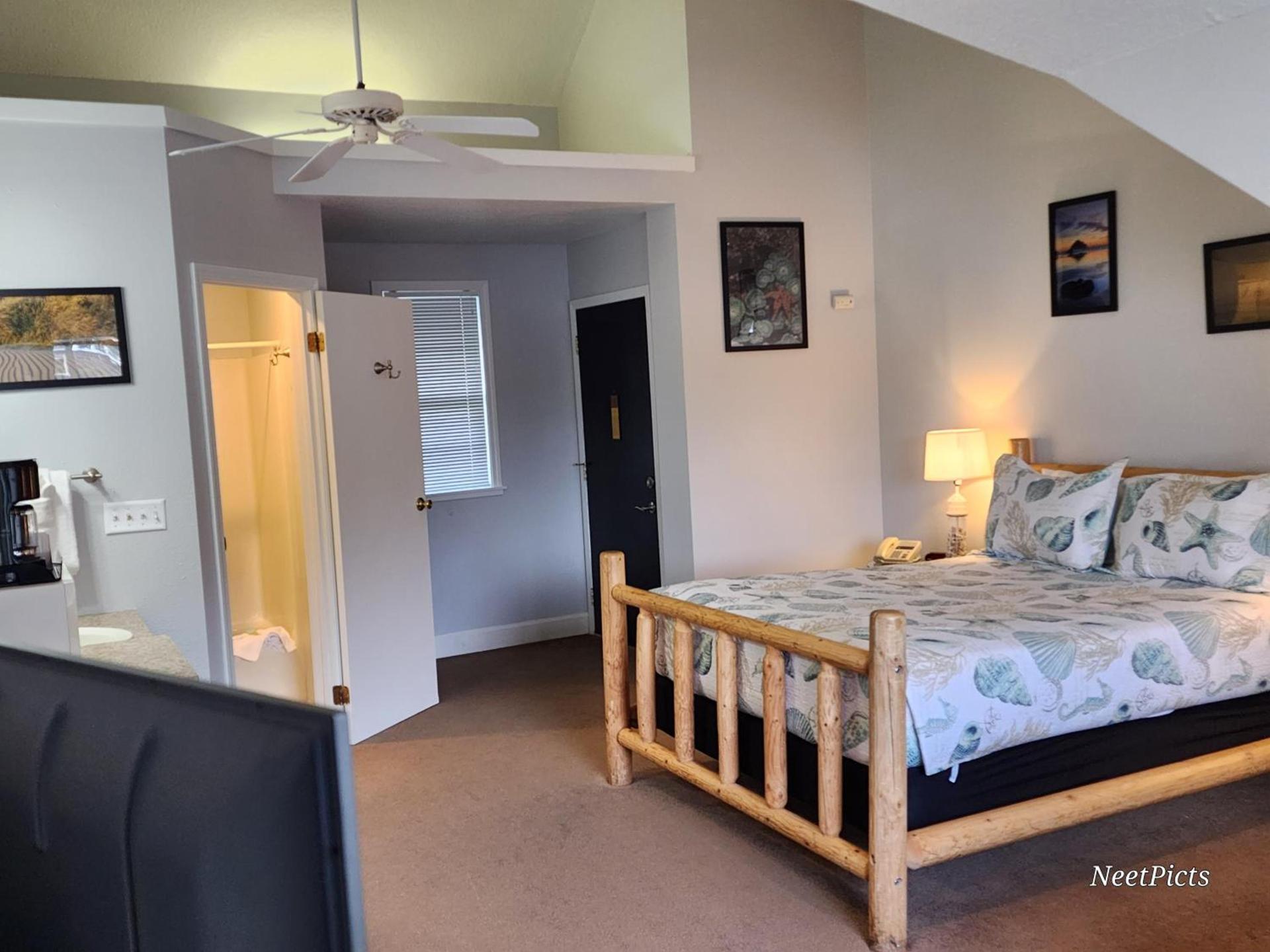 Inn at Arch Rock photo 32