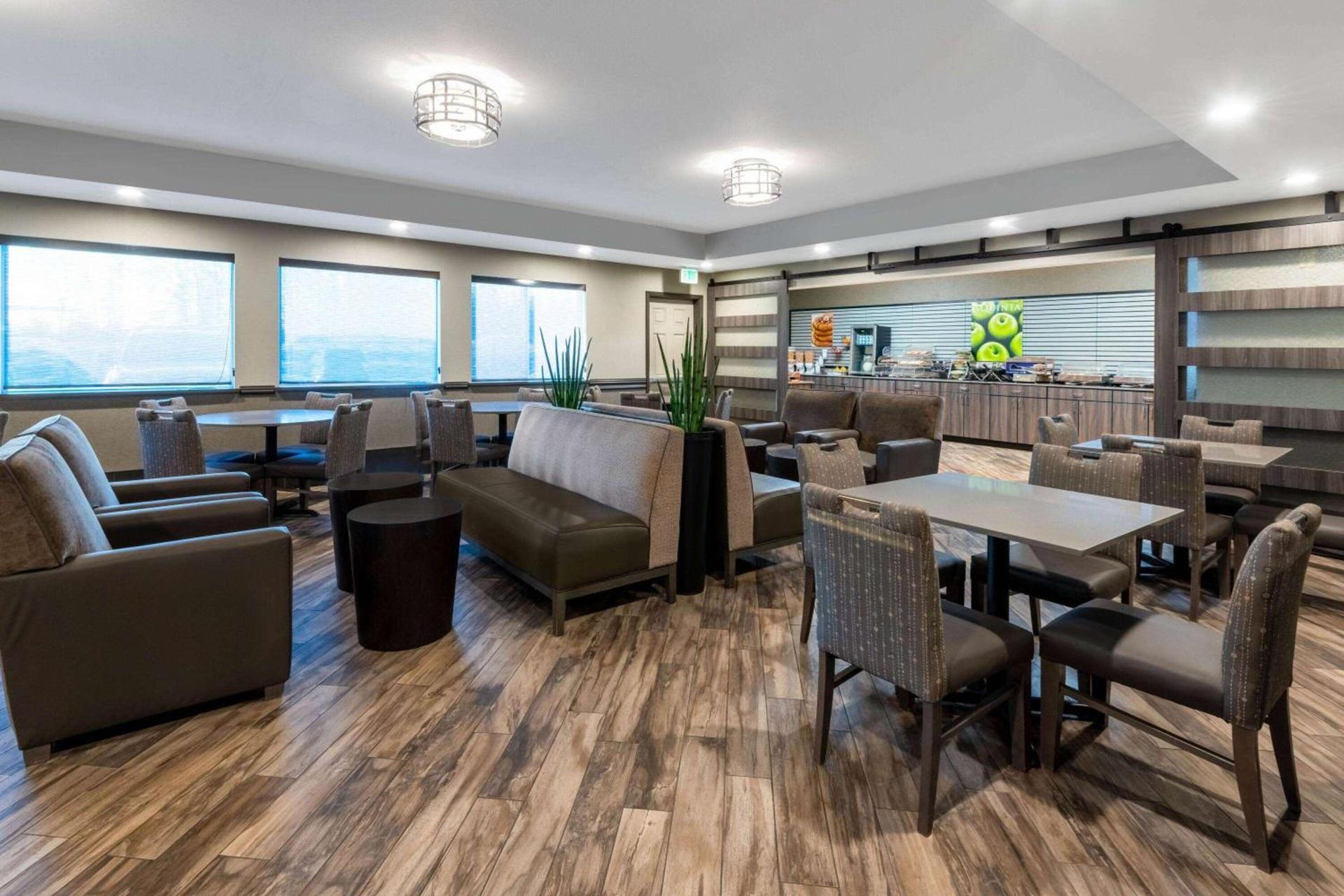 La Quinta by Wyndham Fairbanks Airport photo 26