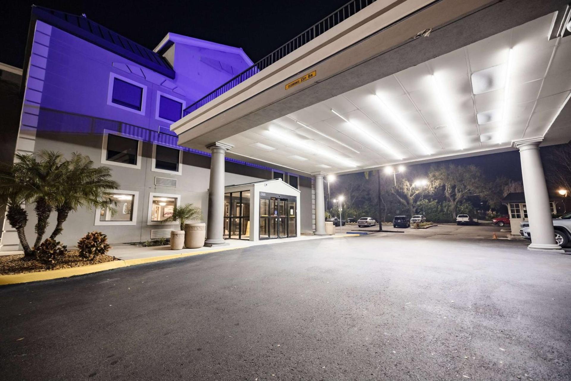 La Quinta Inn by Wyndham Tampa Near Busch Gardens photo 3