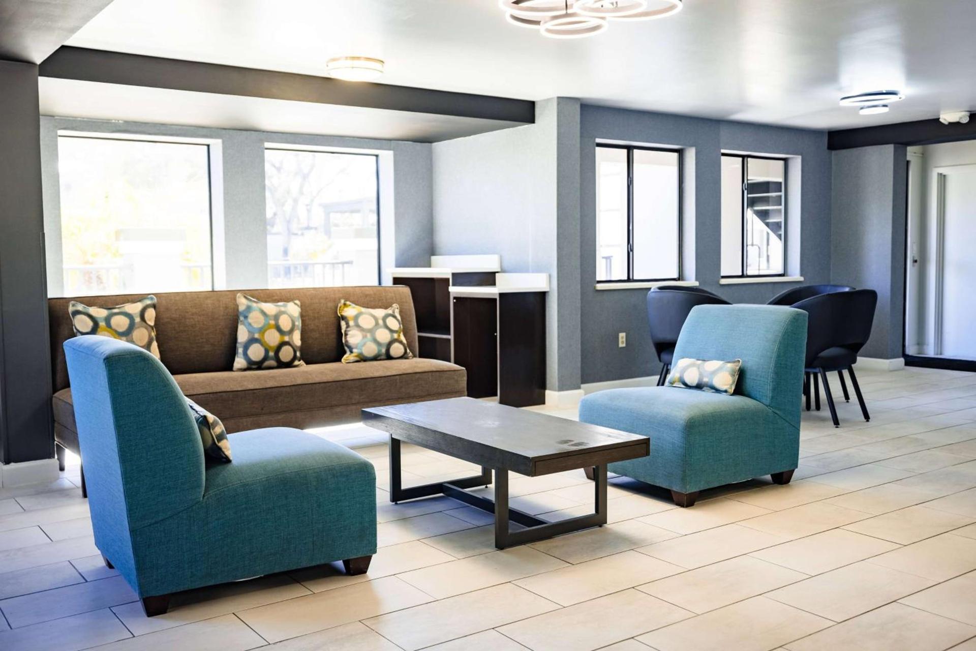 La Quinta Inn by Wyndham Tampa Near Busch Gardens photo 6