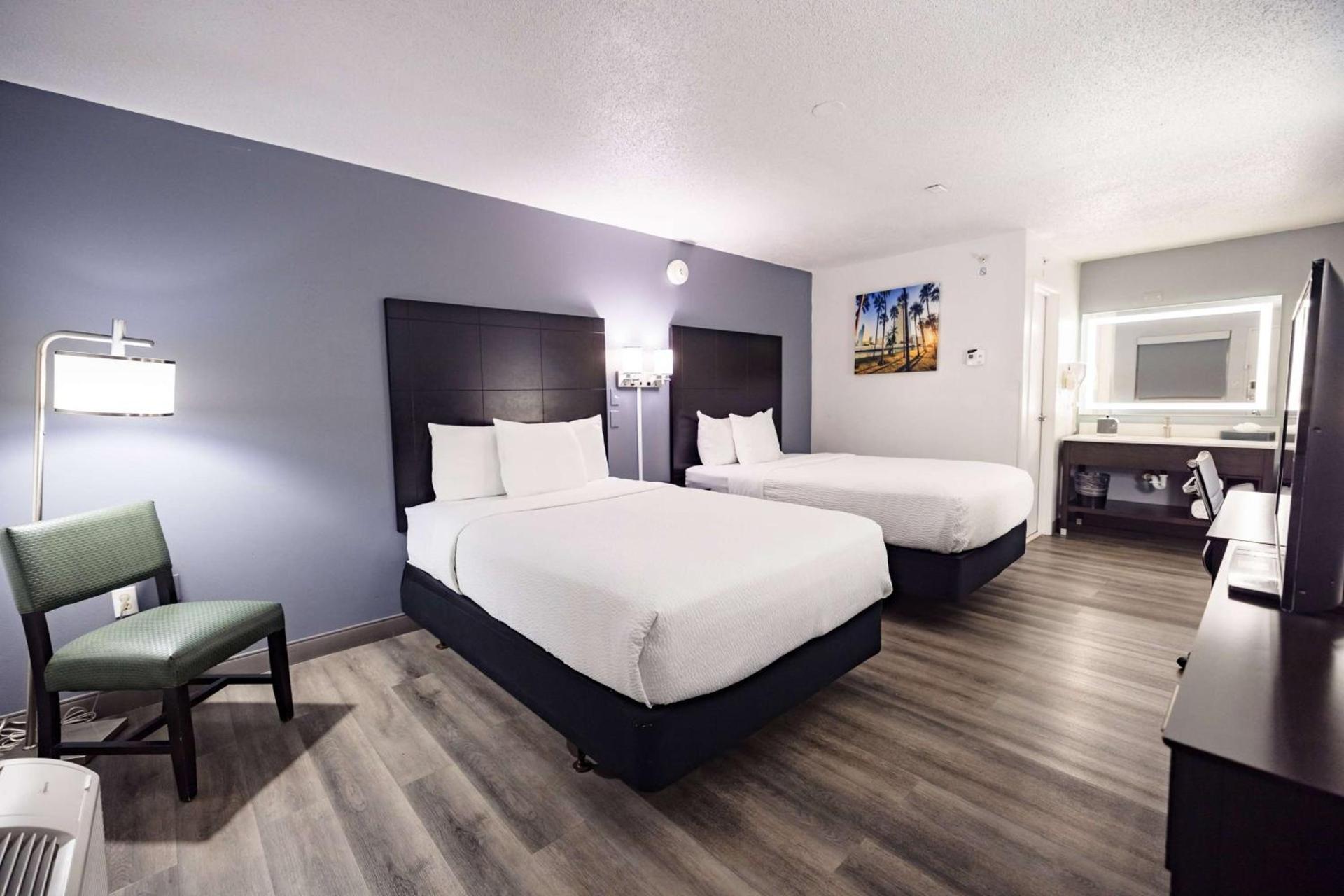 La Quinta Inn by Wyndham Tampa Near Busch Gardens photo 11