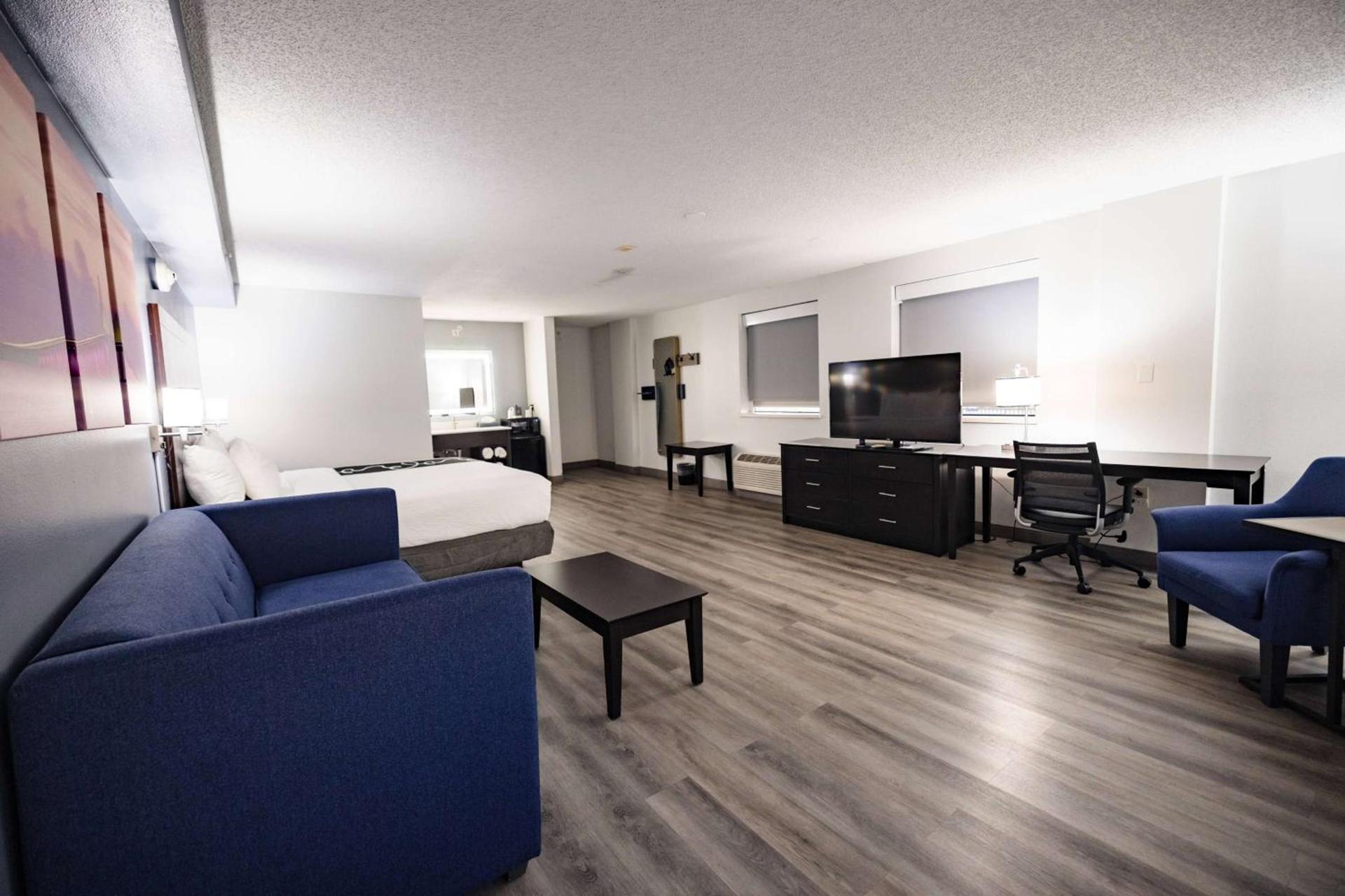 La Quinta Inn by Wyndham Tampa Near Busch Gardens photo 18