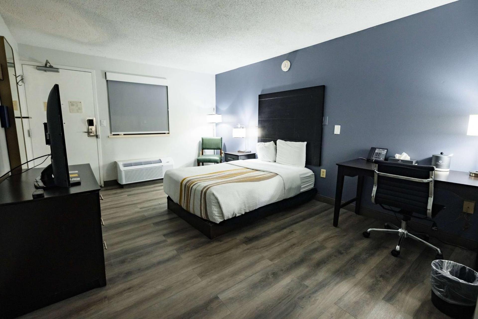 La Quinta Inn by Wyndham Tampa Near Busch Gardens photo 23