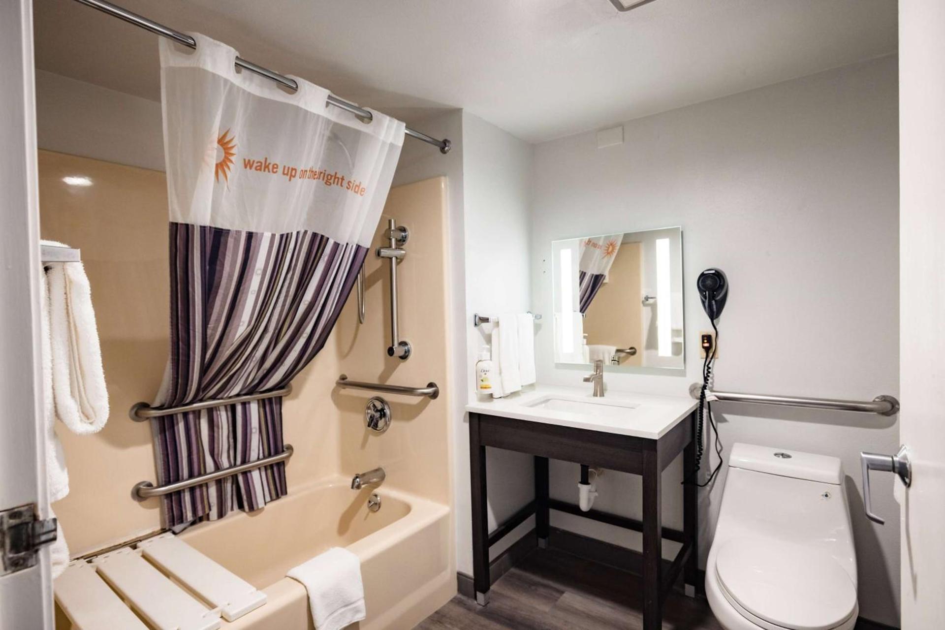 La Quinta Inn by Wyndham Tampa Near Busch Gardens photo 29