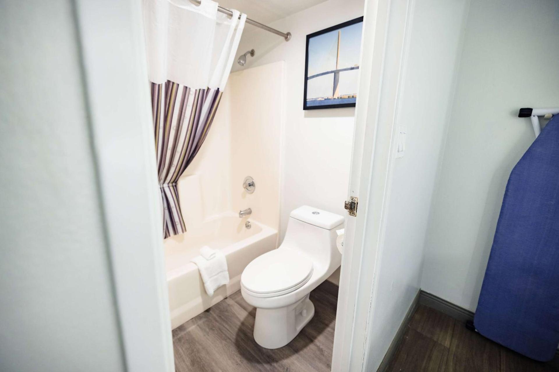 La Quinta Inn by Wyndham Tampa Near Busch Gardens photo 30