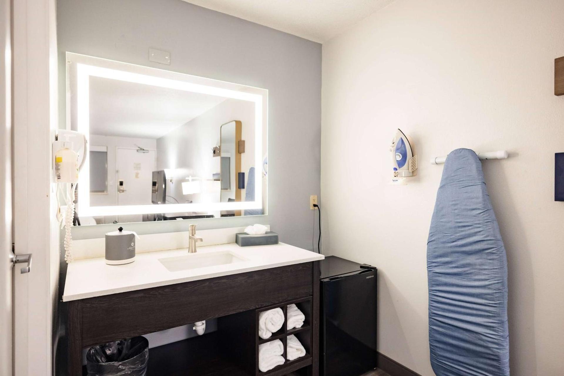 La Quinta Inn by Wyndham Tampa Near Busch Gardens photo 31