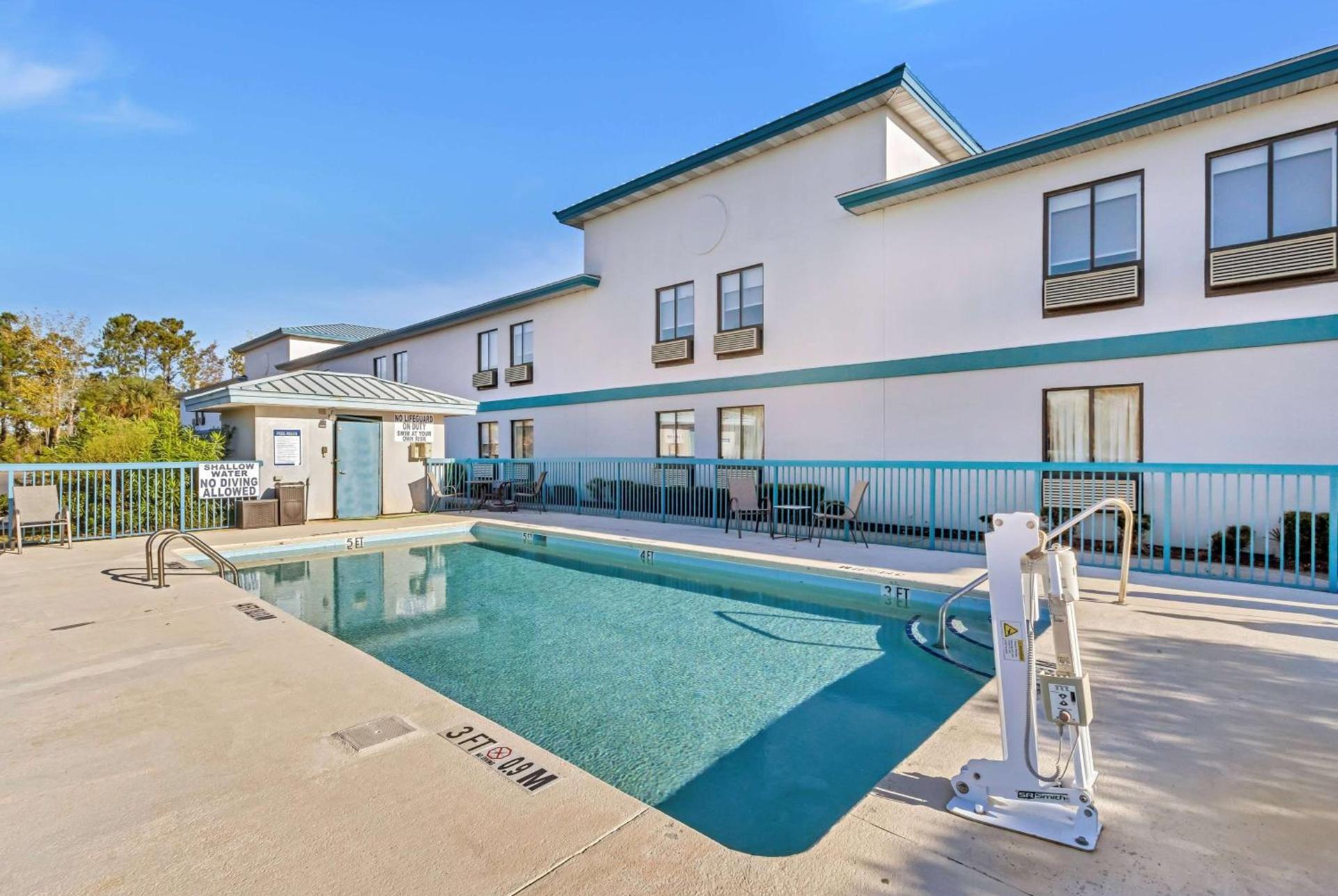 Baymont by Wyndham N Myrtle Beach - Park & Sports Complex Area photo 8